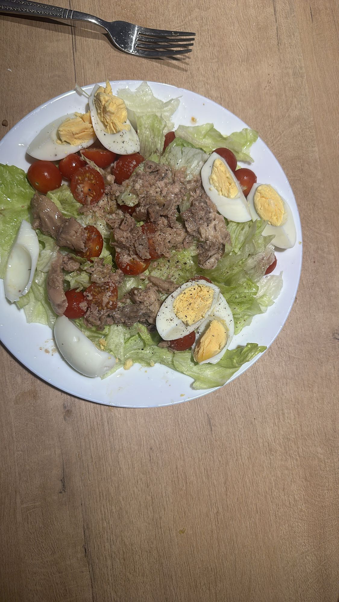 Салат с тунцом и яйцом