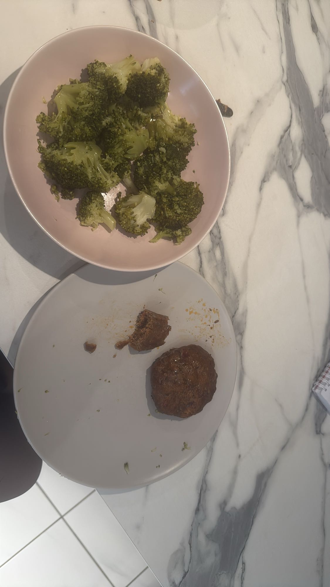 Beef patty with broccoli