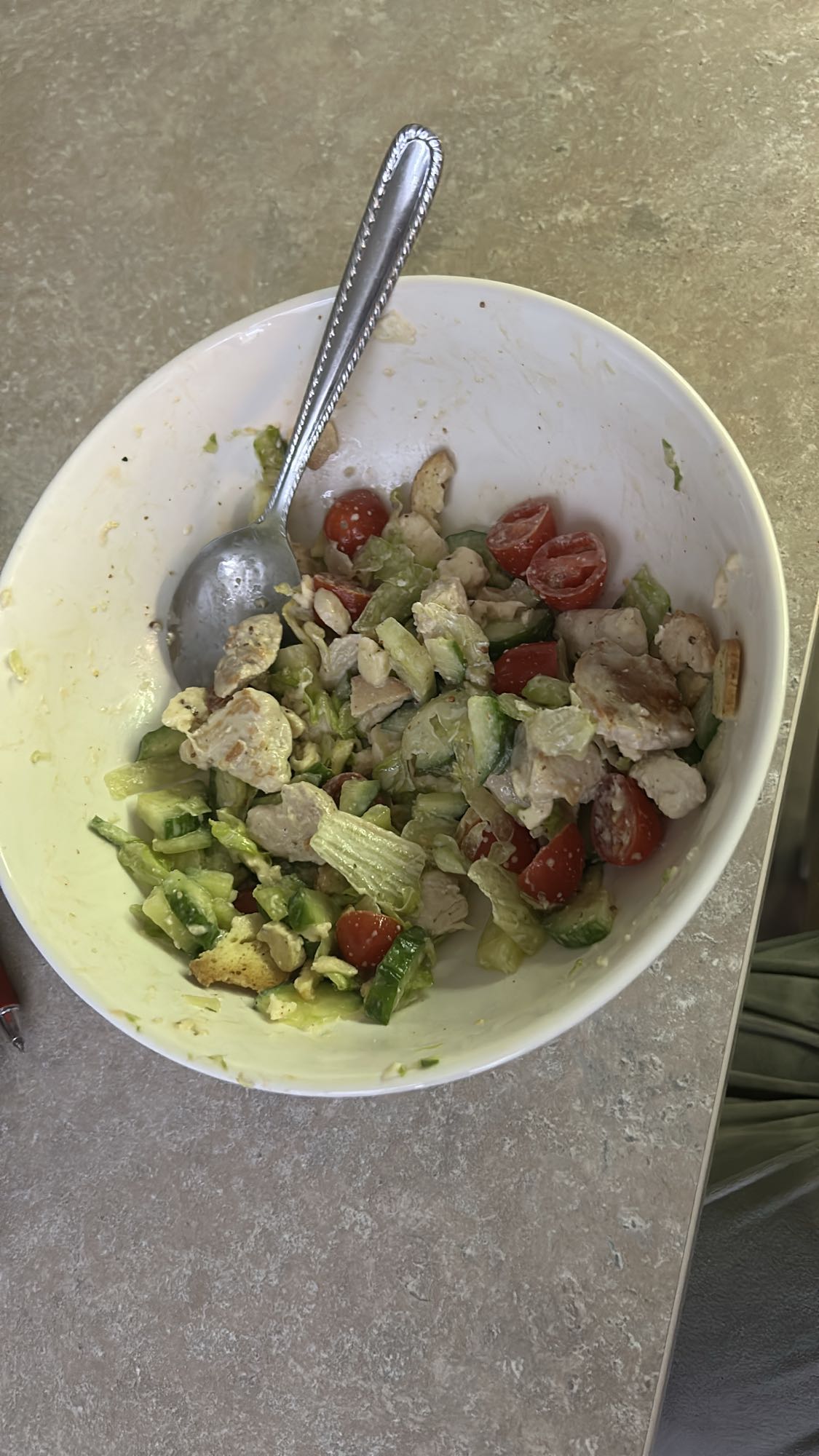 Куриный салат с овощами