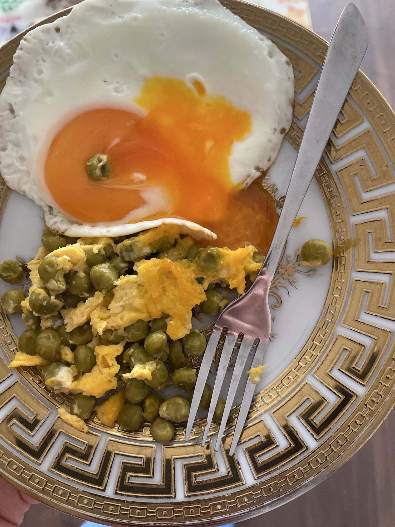 Яичница с горошком