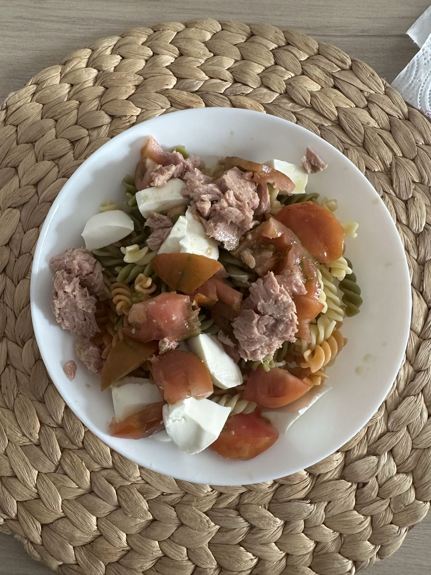 Ensalada de pasta con atún