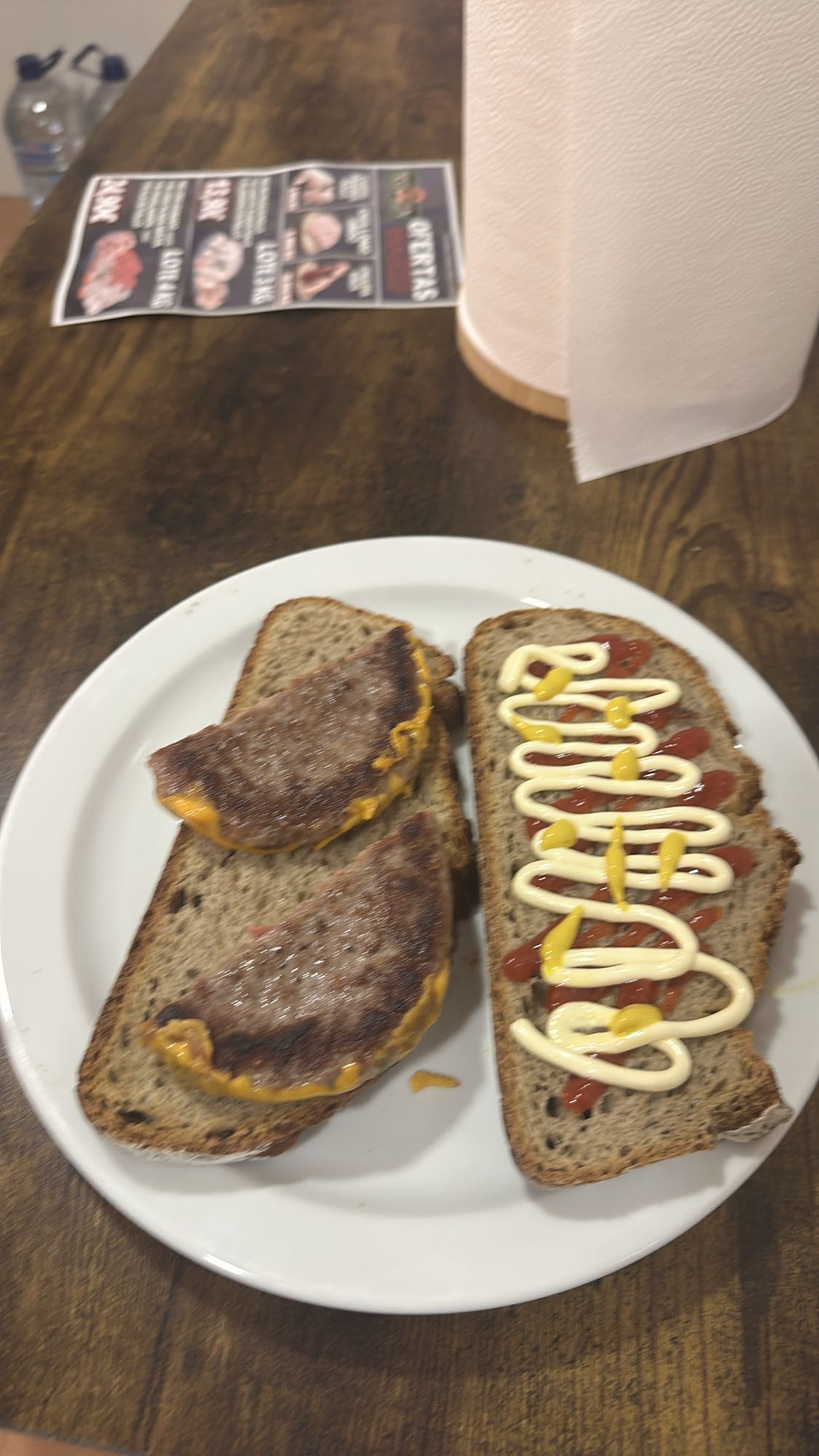 Sándwich de carne y queso