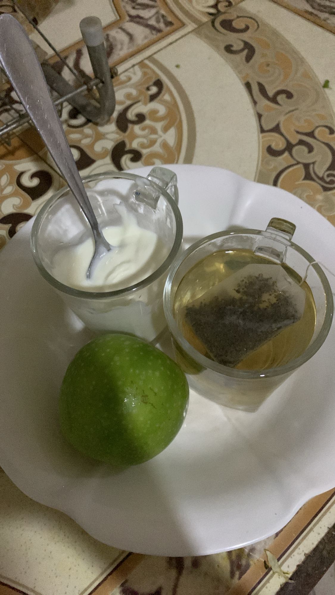 Yogurt with Apple and Tea