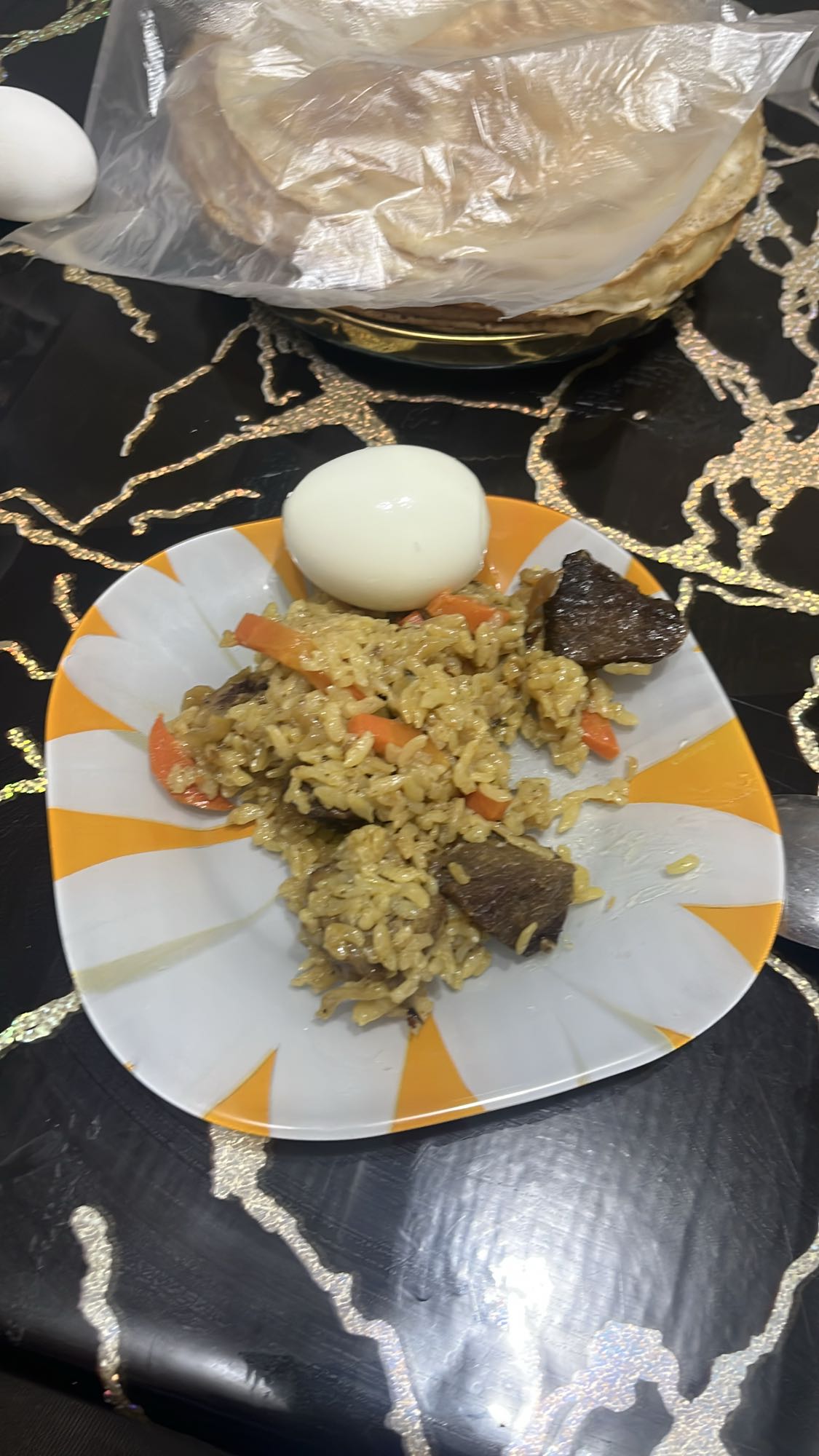 Плов с яйцом