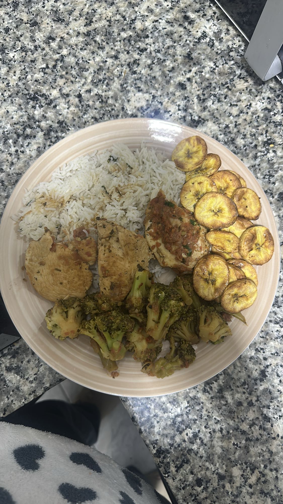 Arròs amb pollastre i plàtan