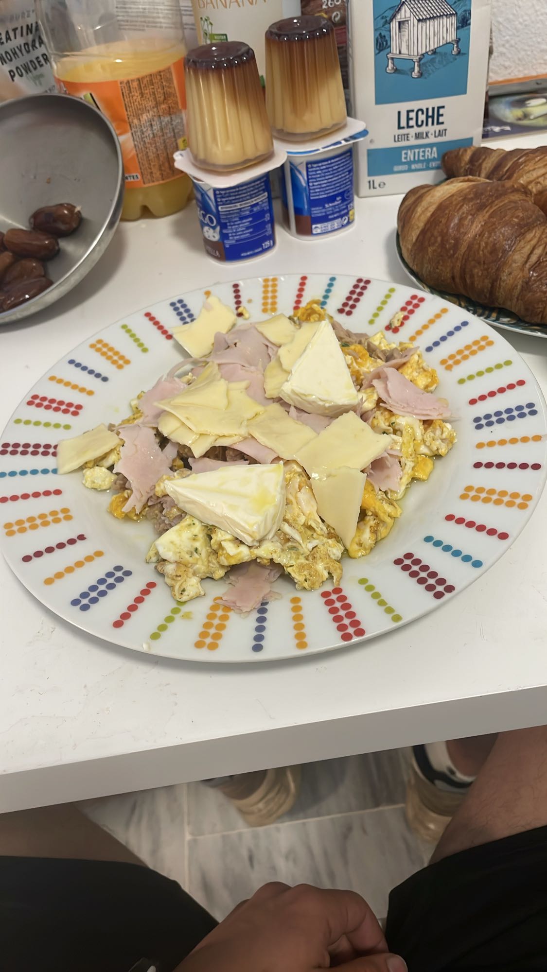 Huevos revueltos con queso