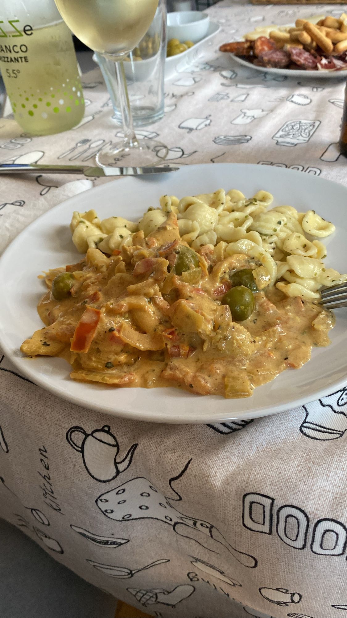 Pasta con salsa cremosa