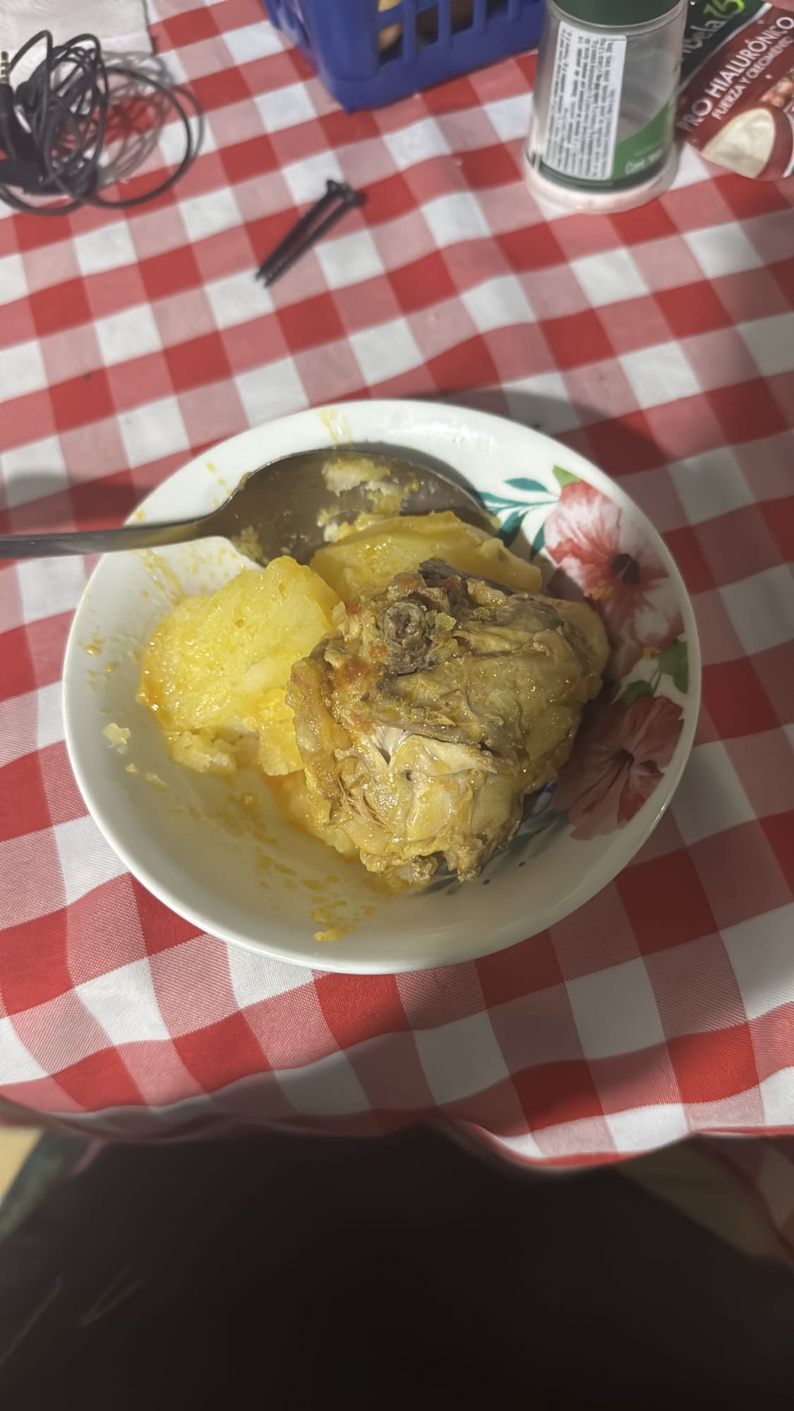 Pollo guisado con papas