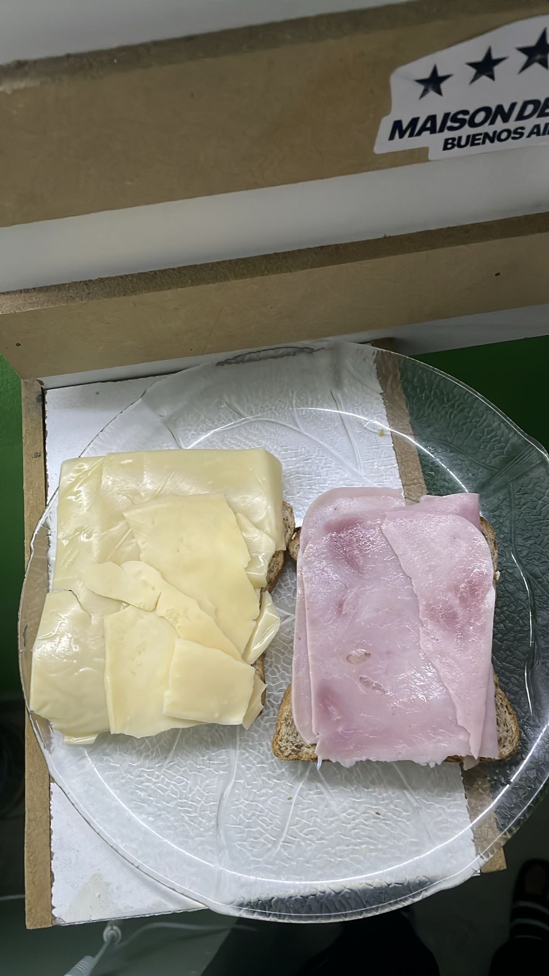 Tostadas con queso y jamón