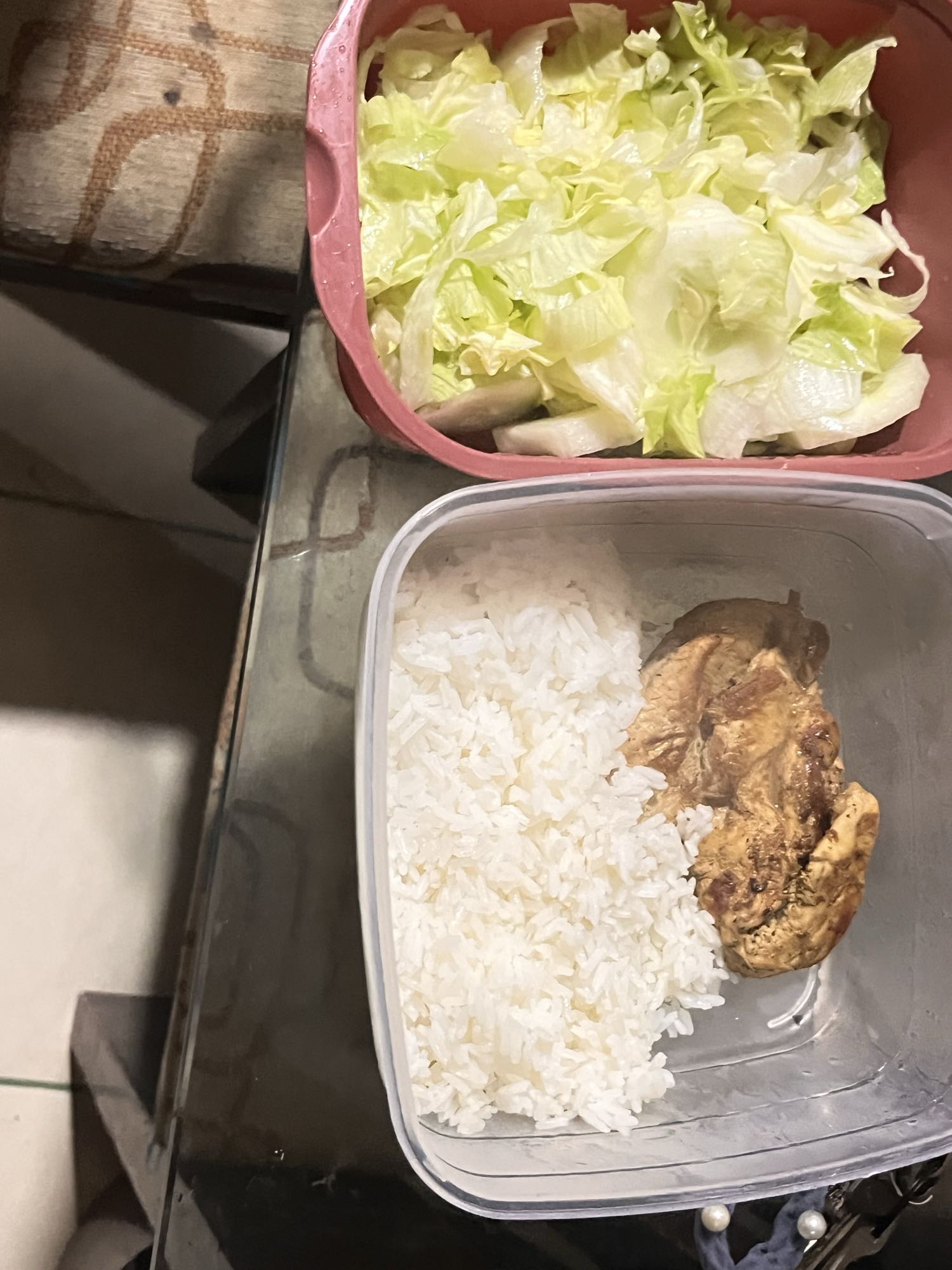 Pollo con arroz y ensalada