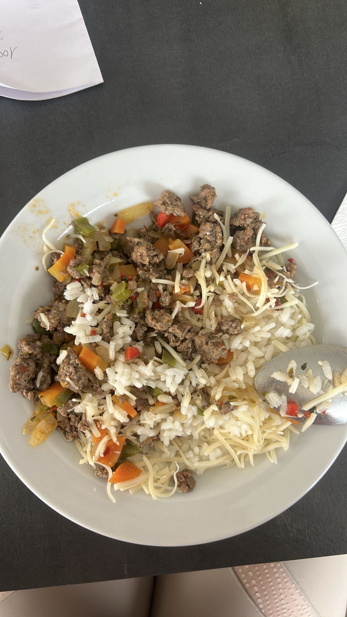 Arroz con carne y verduras