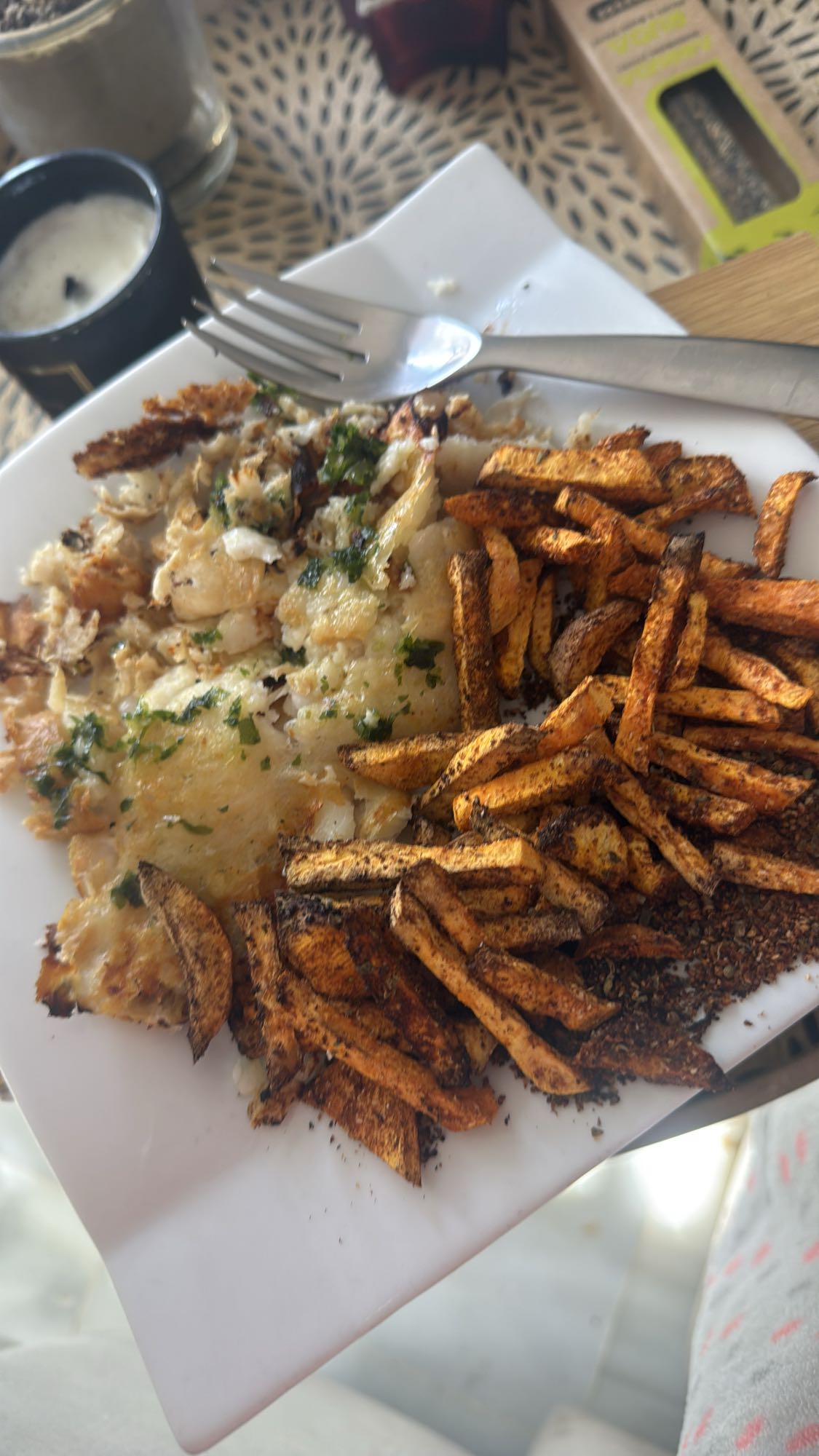 Pescado con batatas fritas