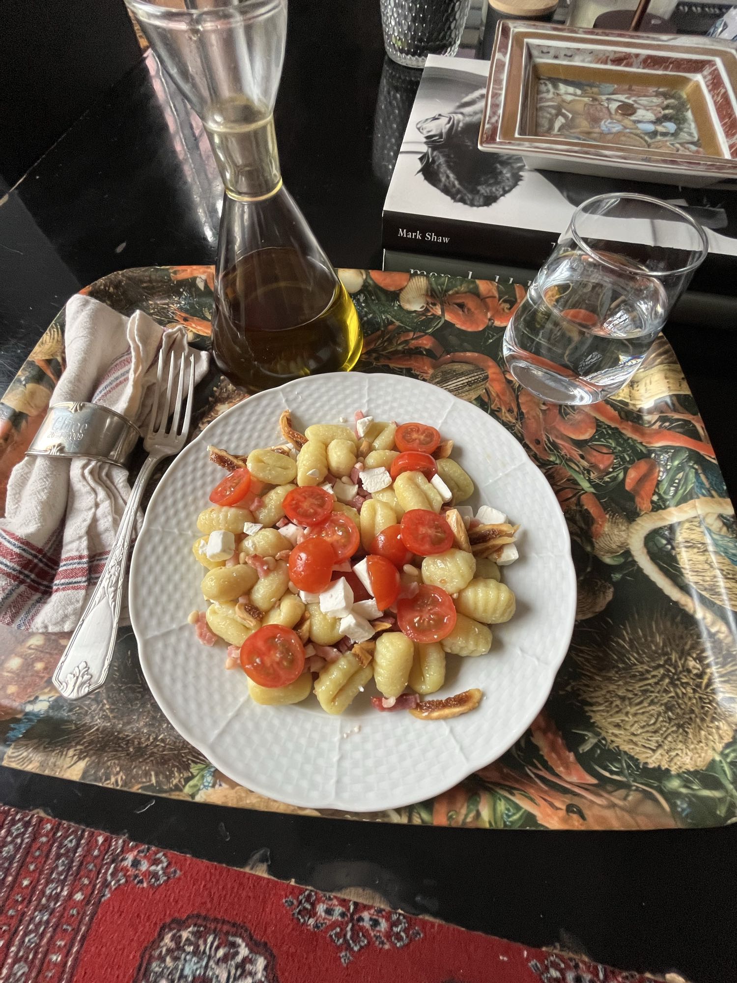 Ñoquis con tomate y queso