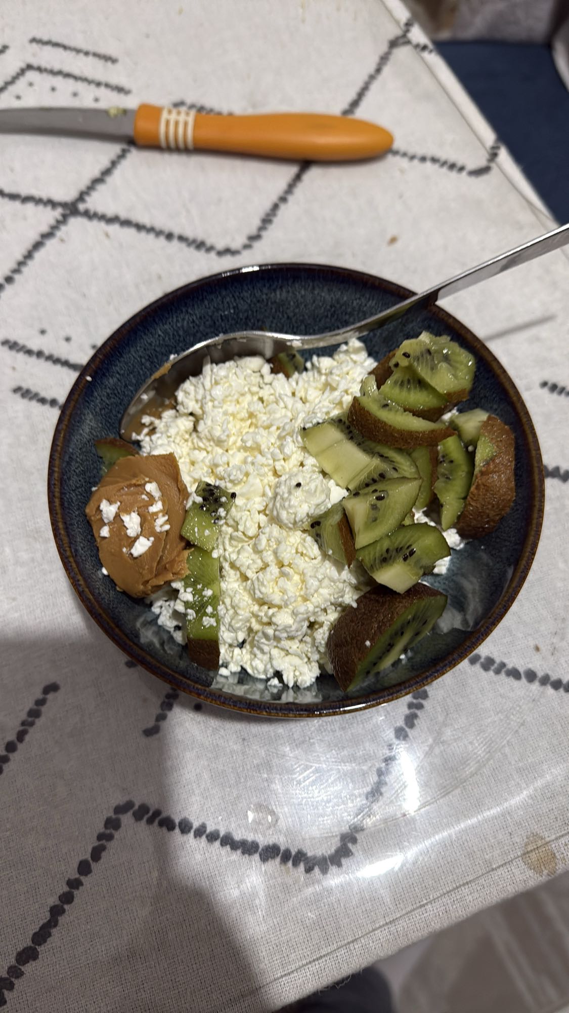 Cottage Cheese with Kiwi