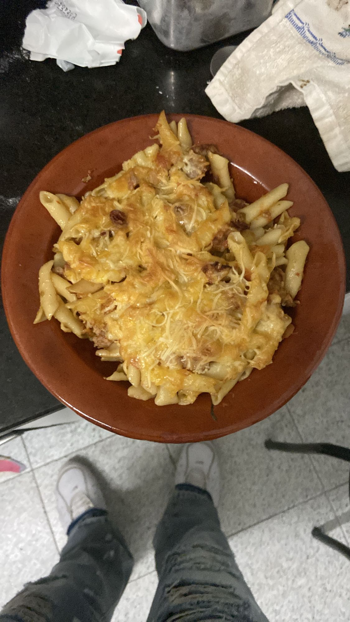 Pasta gratinada con carne