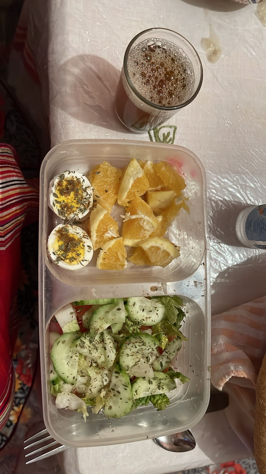 Salade et œufs aux épices