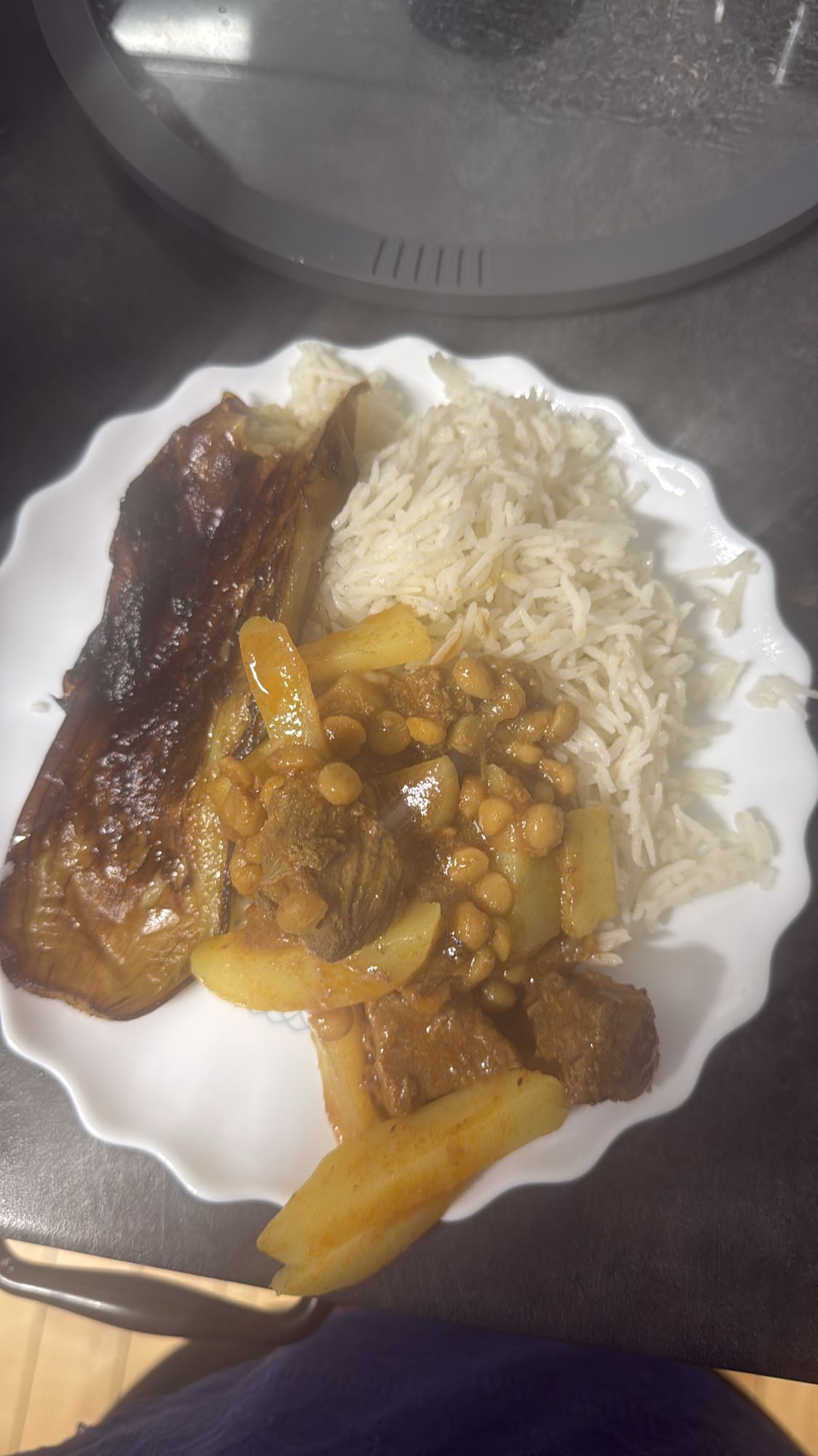 Reis mit Lamm und Aubergine