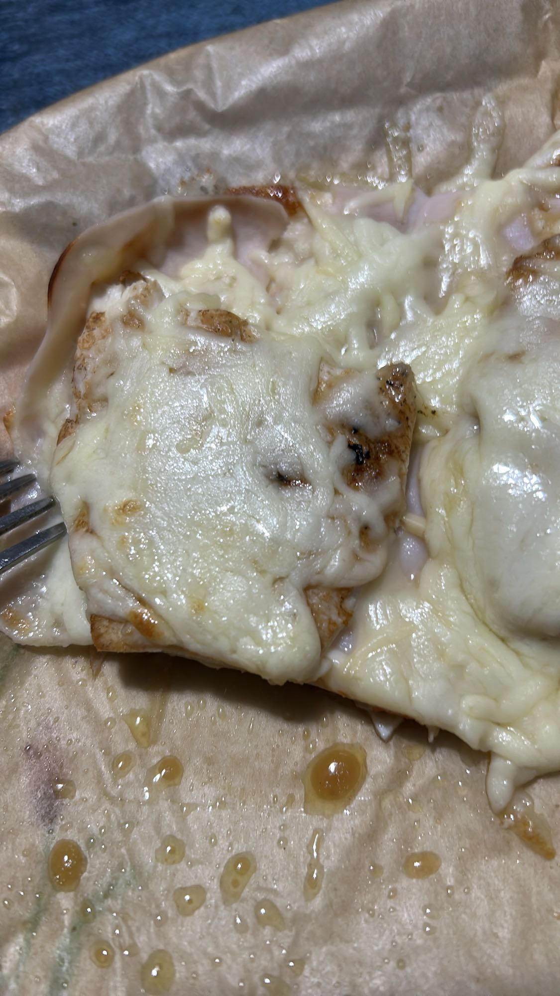 Pollo gratinado con queso