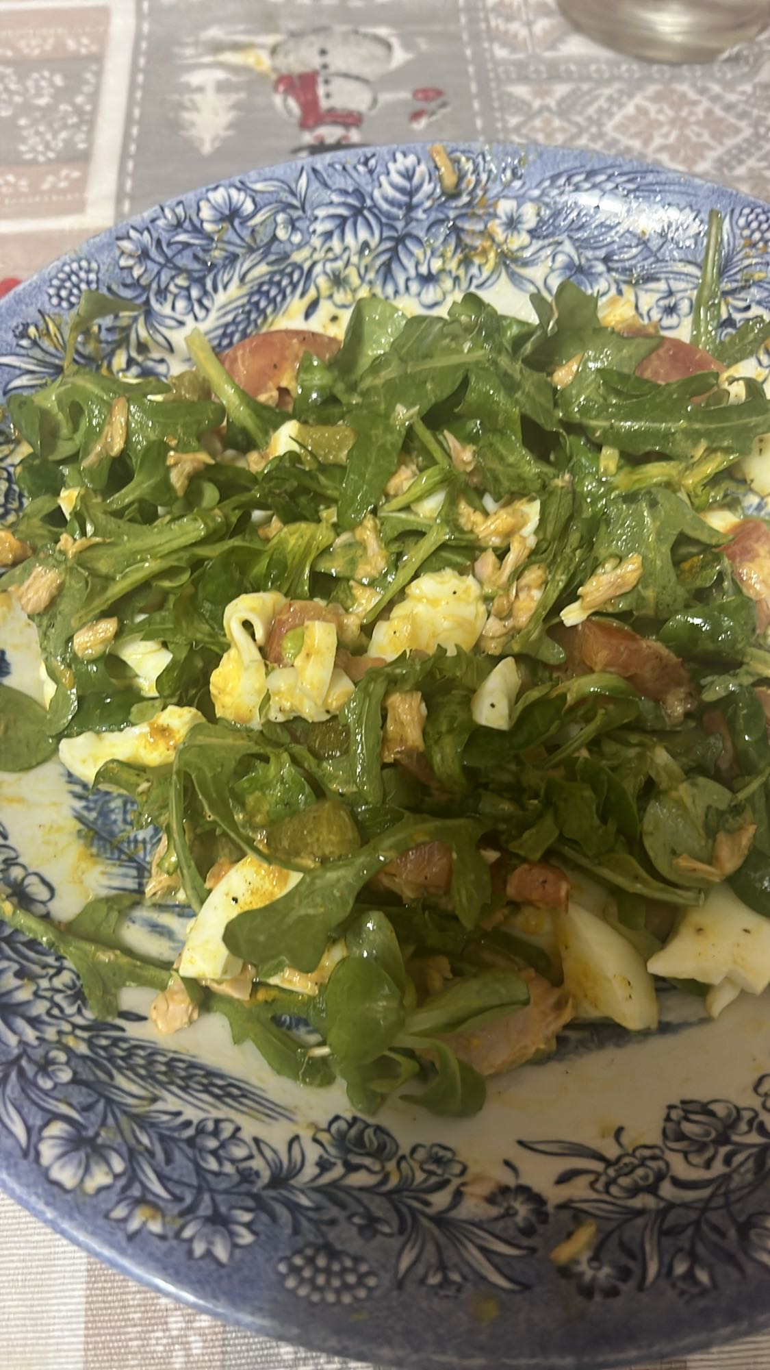 Ensalada de atún y huevo