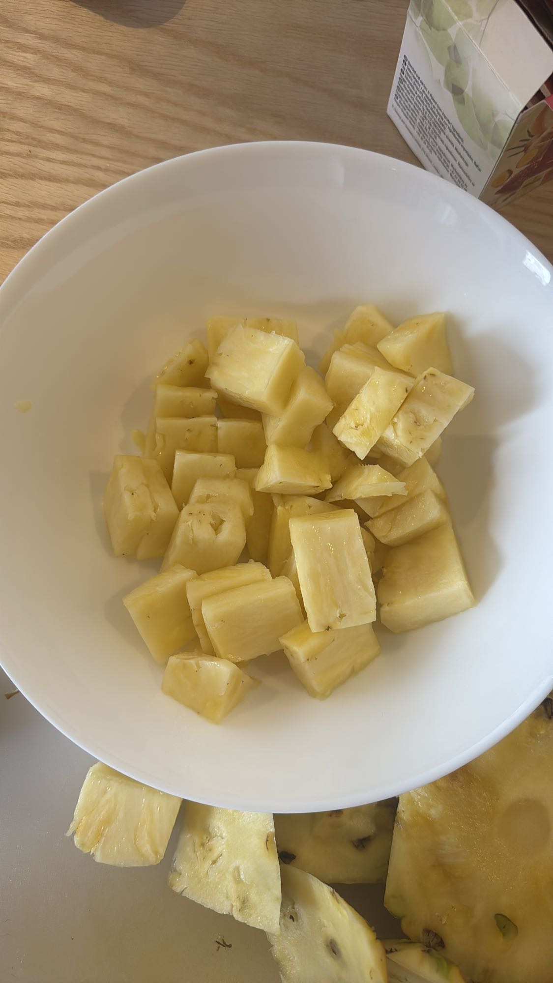 Нарезанный ананас