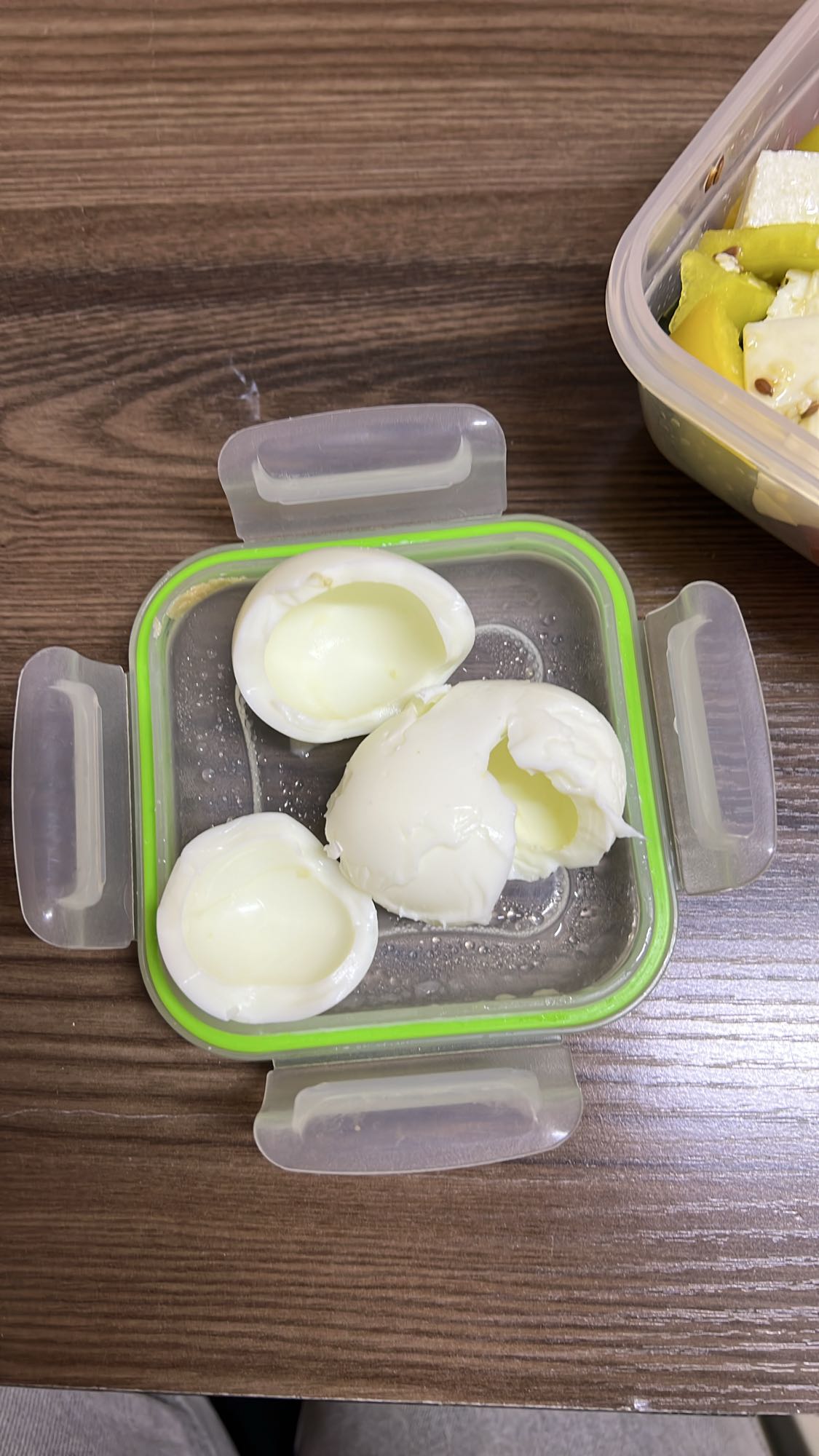 Вареные яичные белки