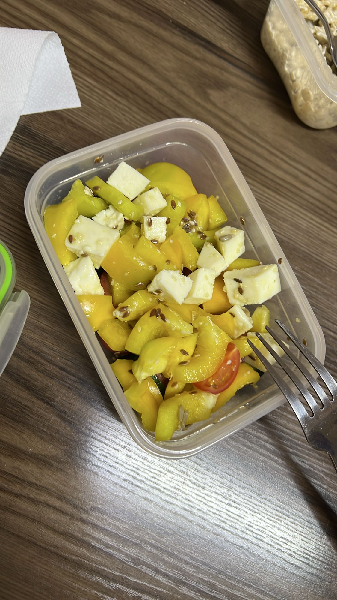 Овощной салат с сыром