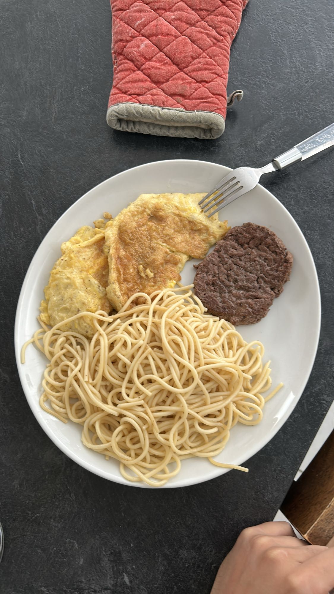 Omelette avec pâtes