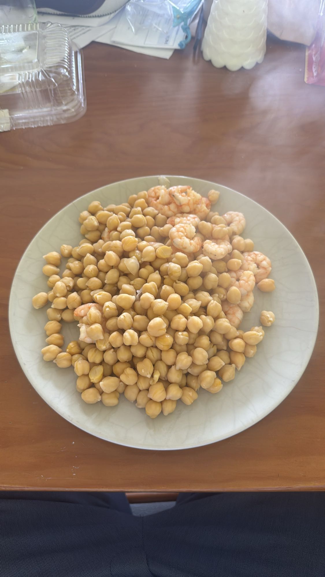 Garbanzos con camarones