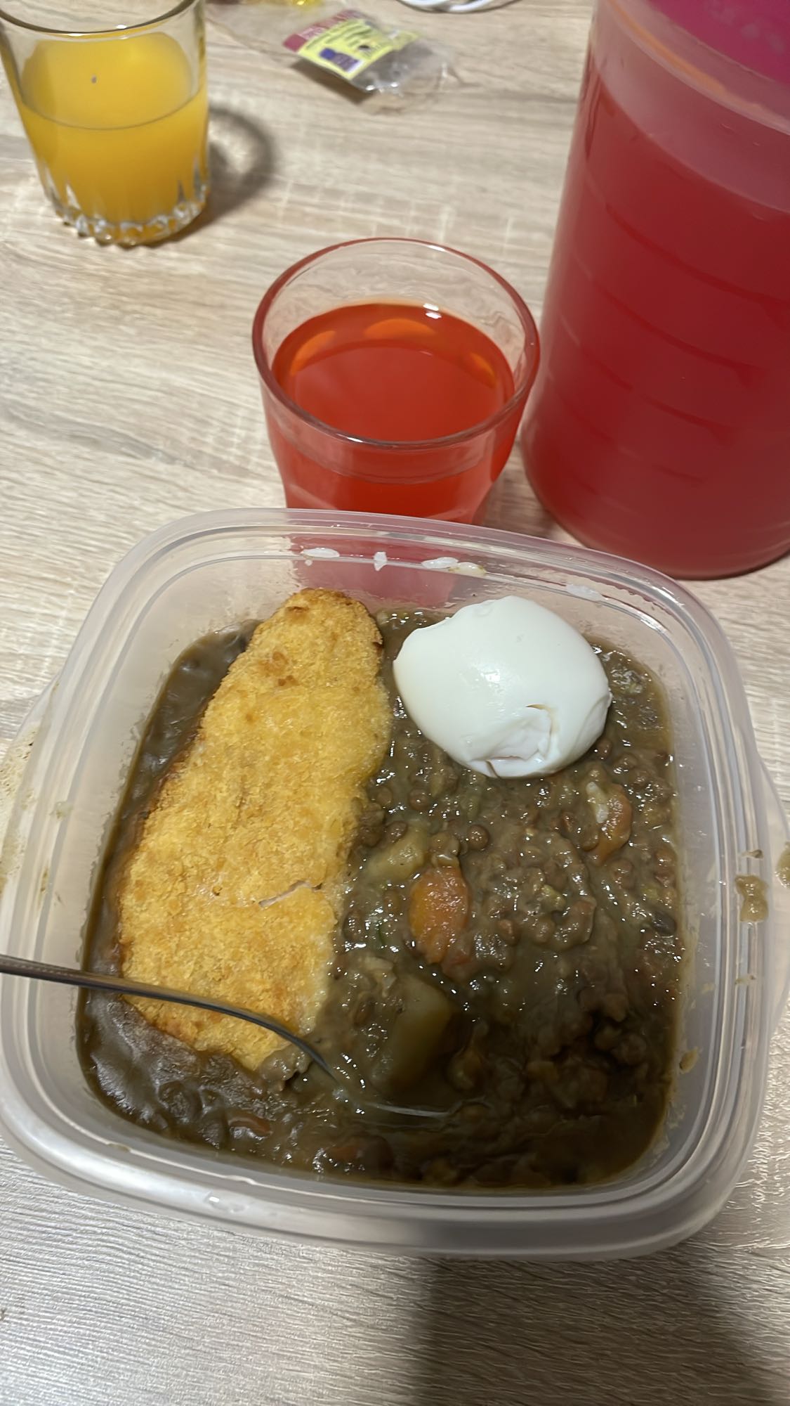 Lentejas con pollo y huevo