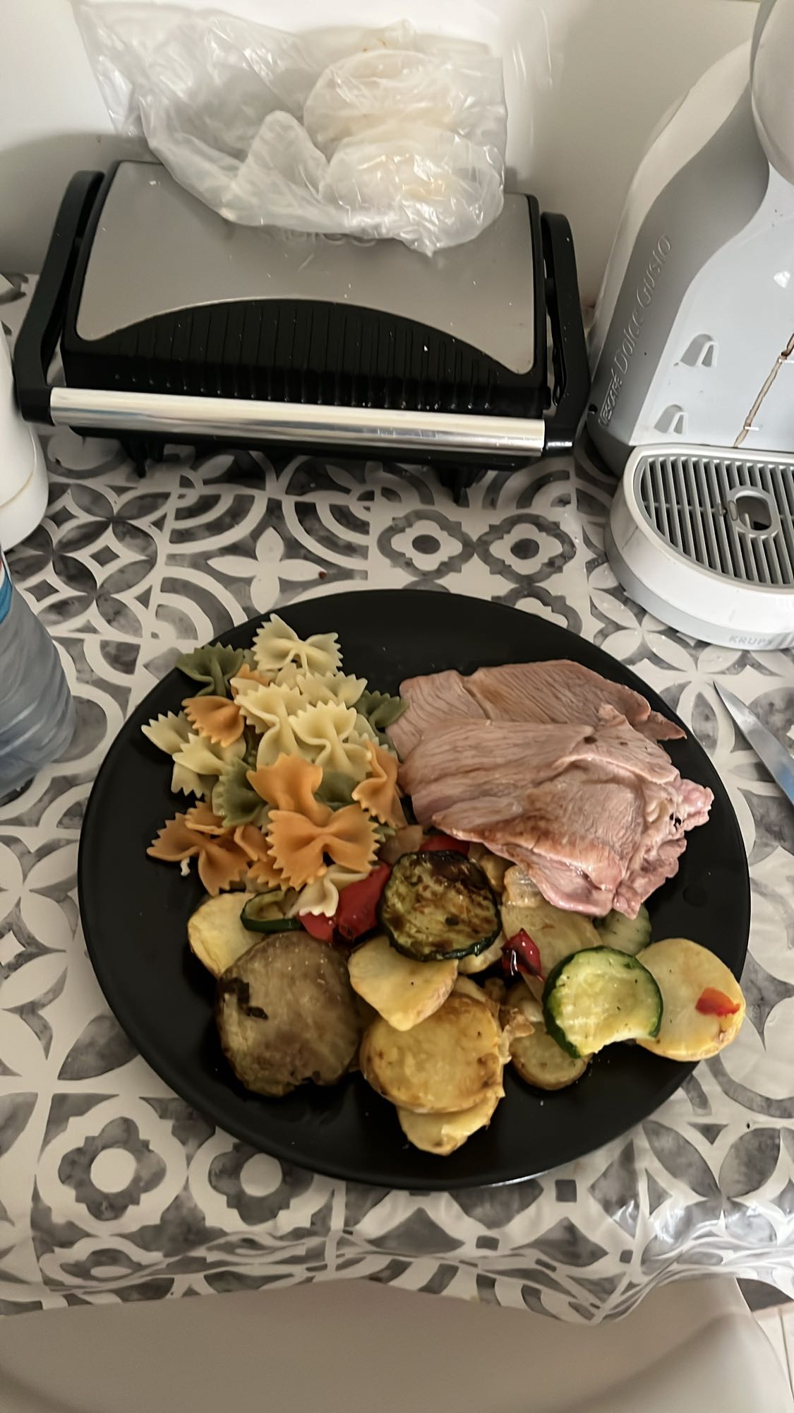 Pasta con carne y verduras