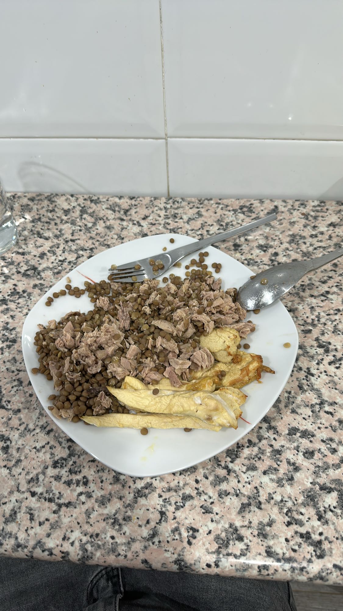 Lentejas con atún y calabacín