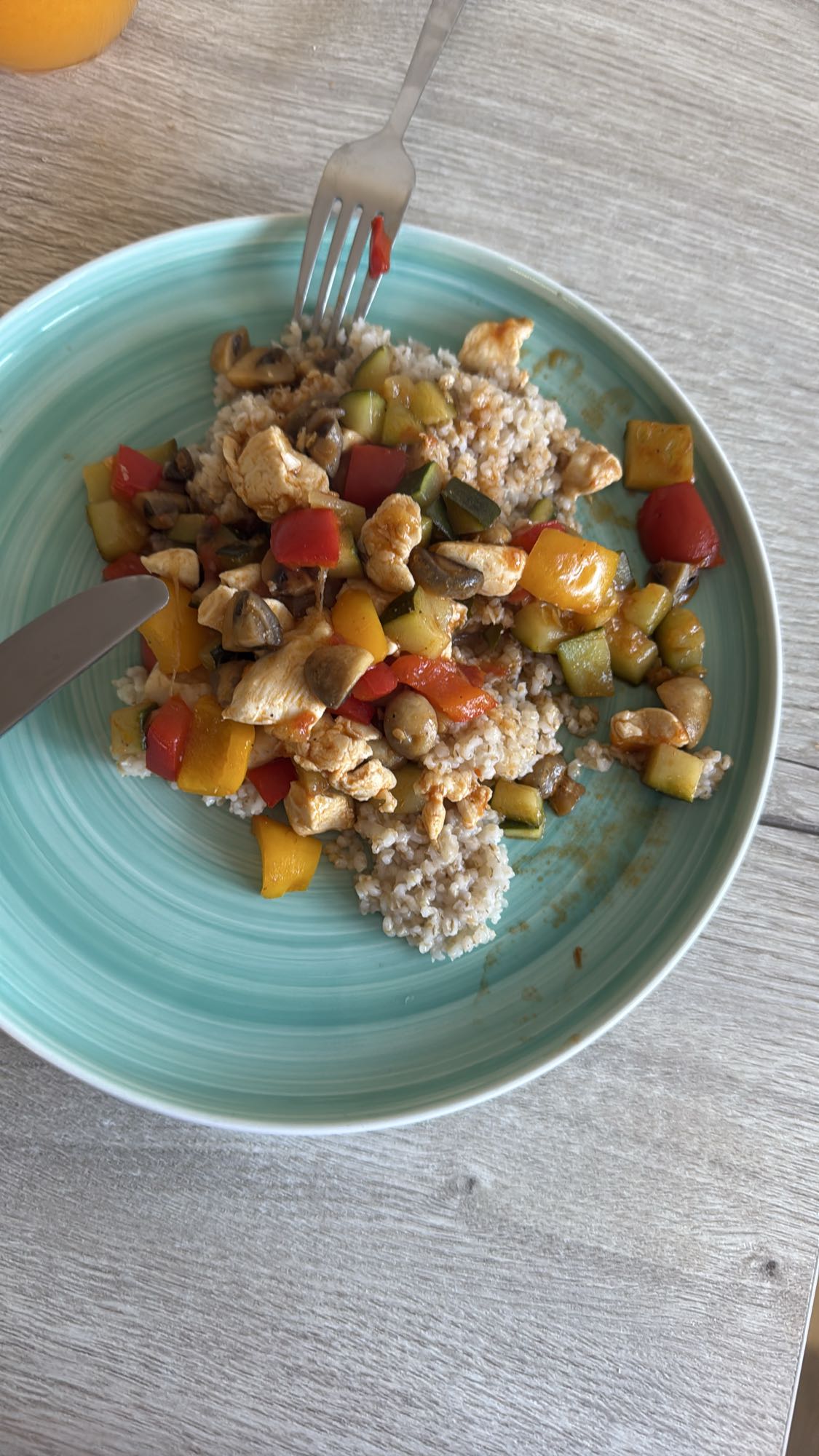 Kurczak z kaszą i warzywami