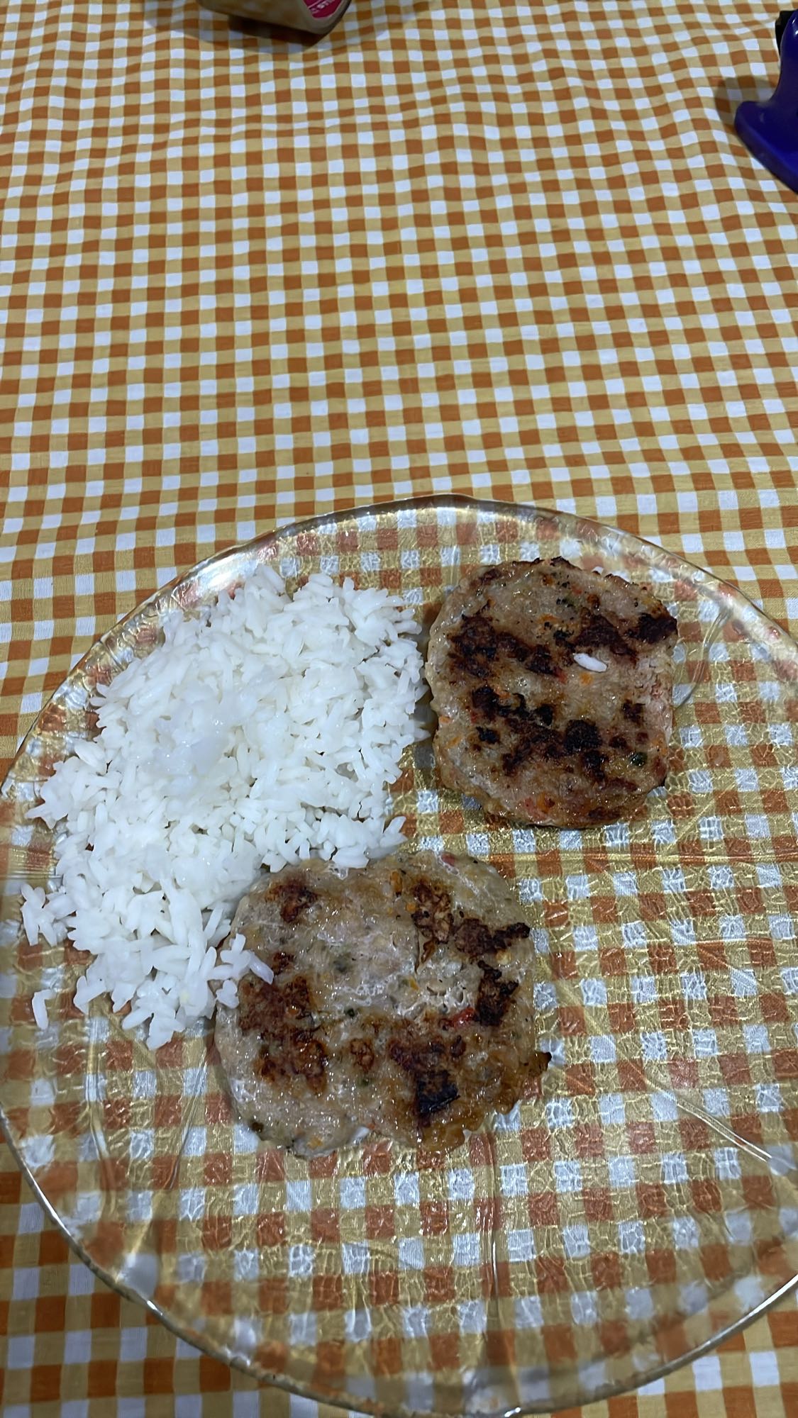 Arroz con hamburguesa