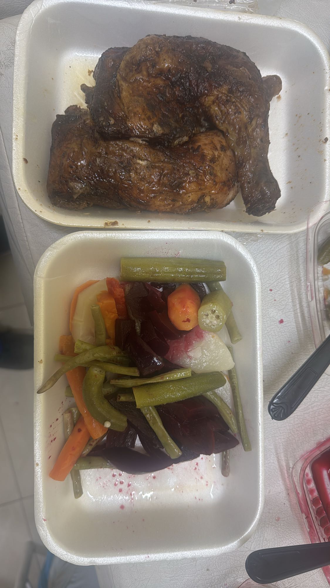 Pollo asado con verduras