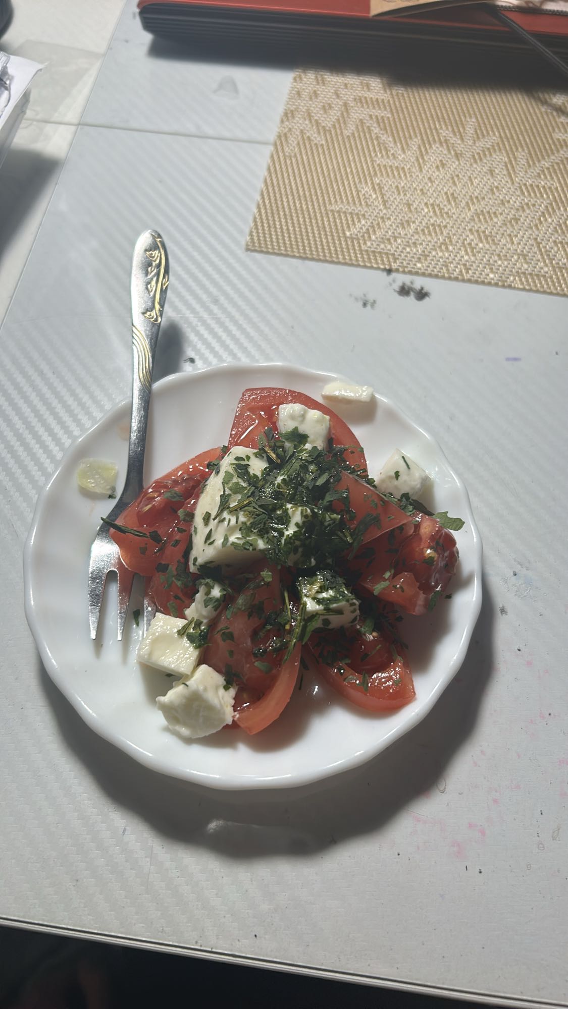 Sałatka z pomidorami