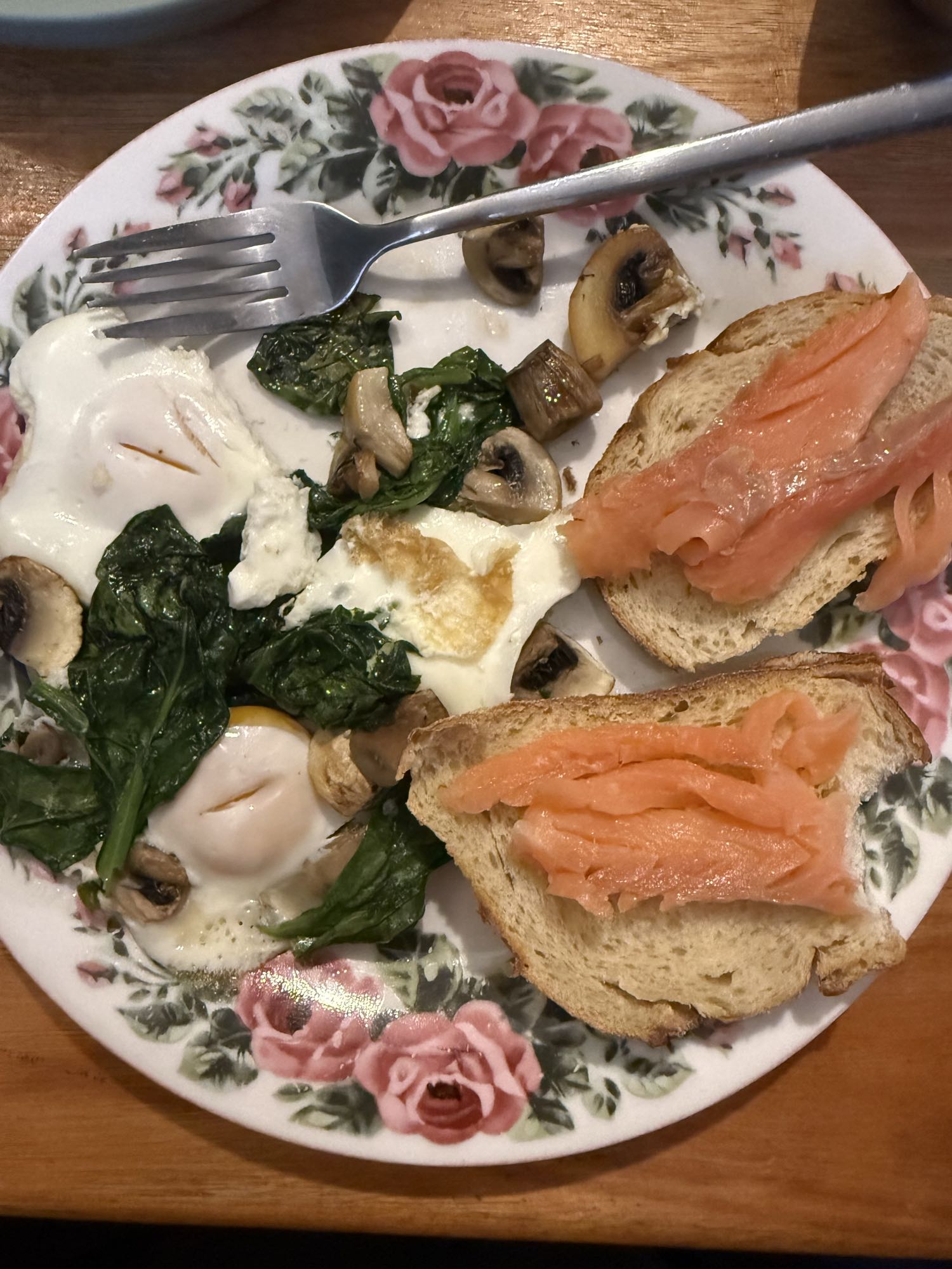 Яичница с лососем