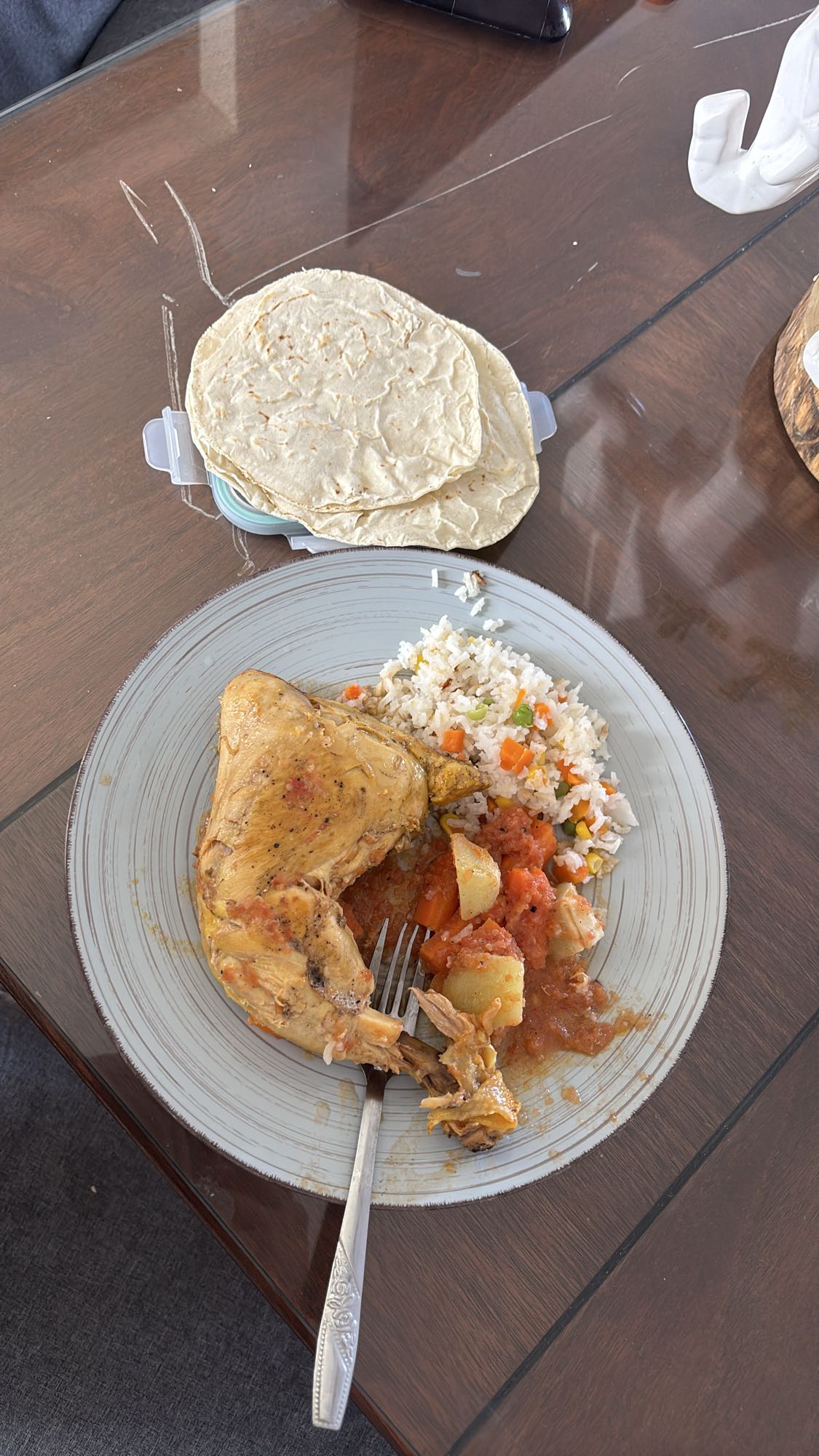 Pollo guisado con arroz