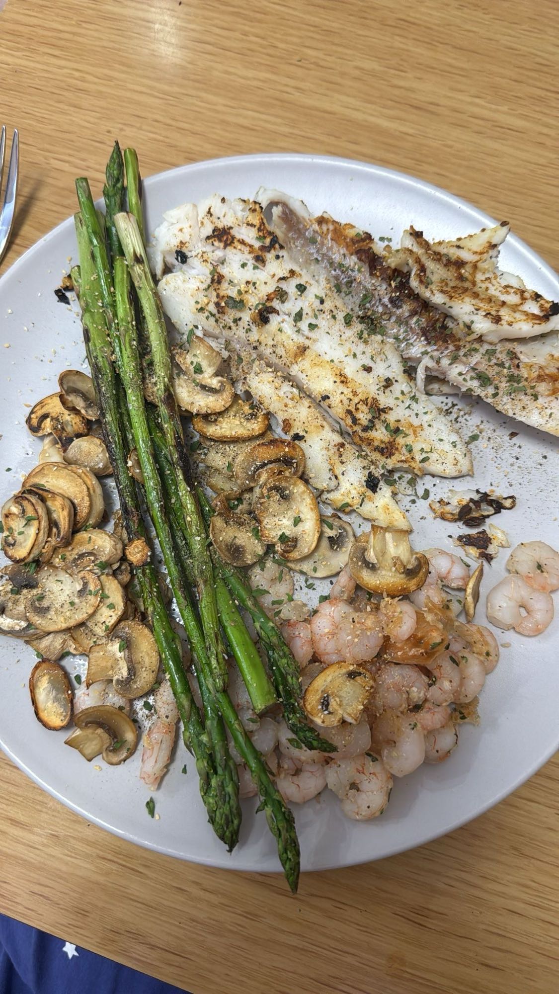 Pescado con camarones