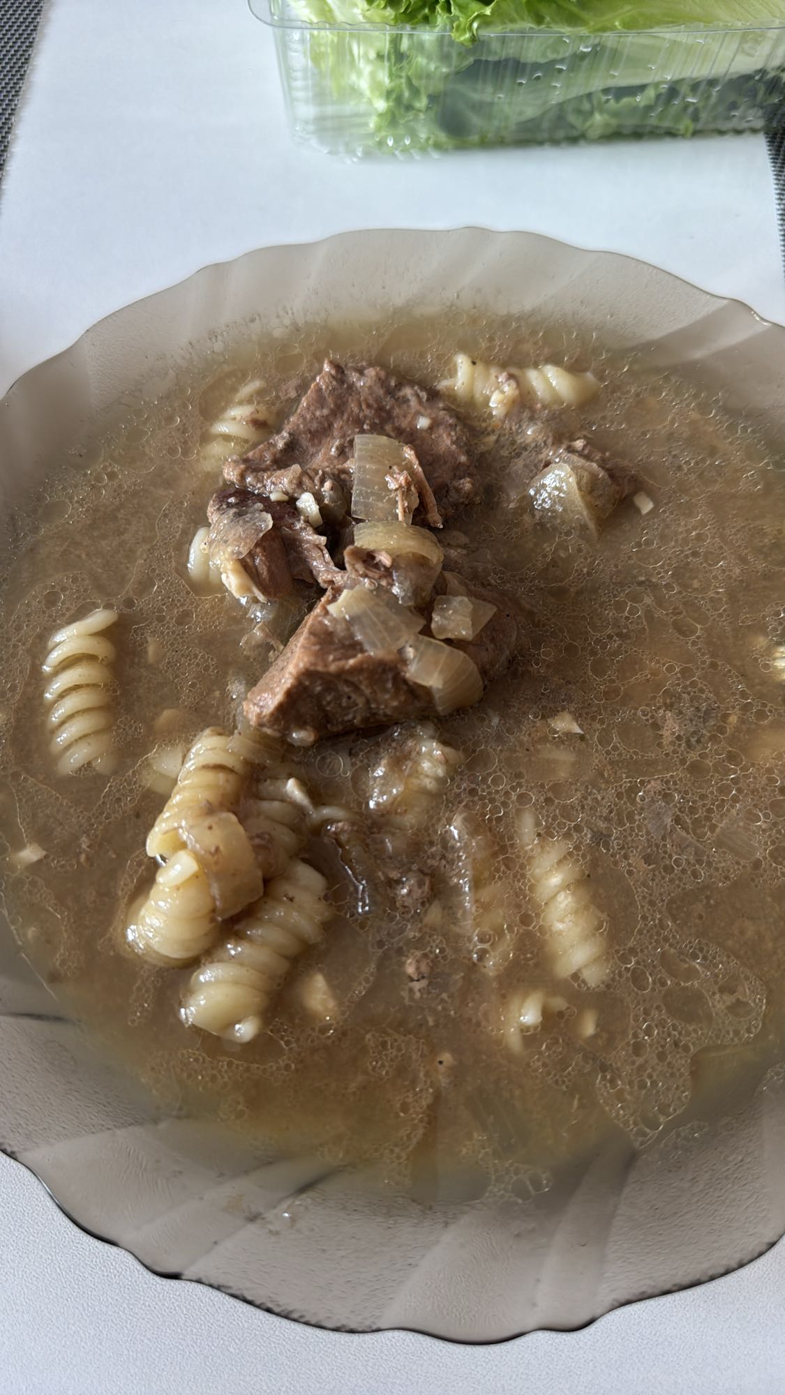 Говяжий суп с макаронами