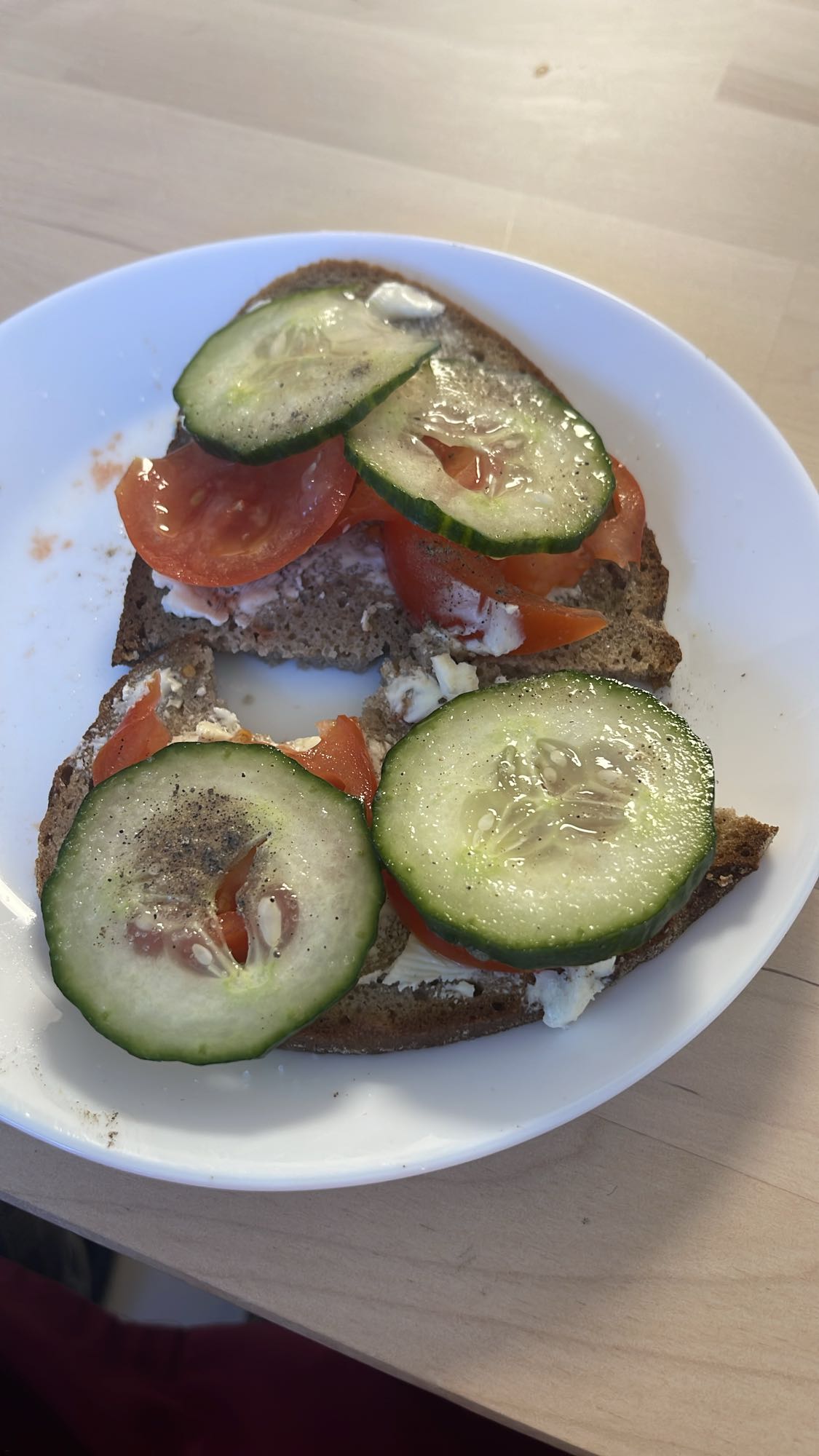 Cucumber Tomato Sandwich