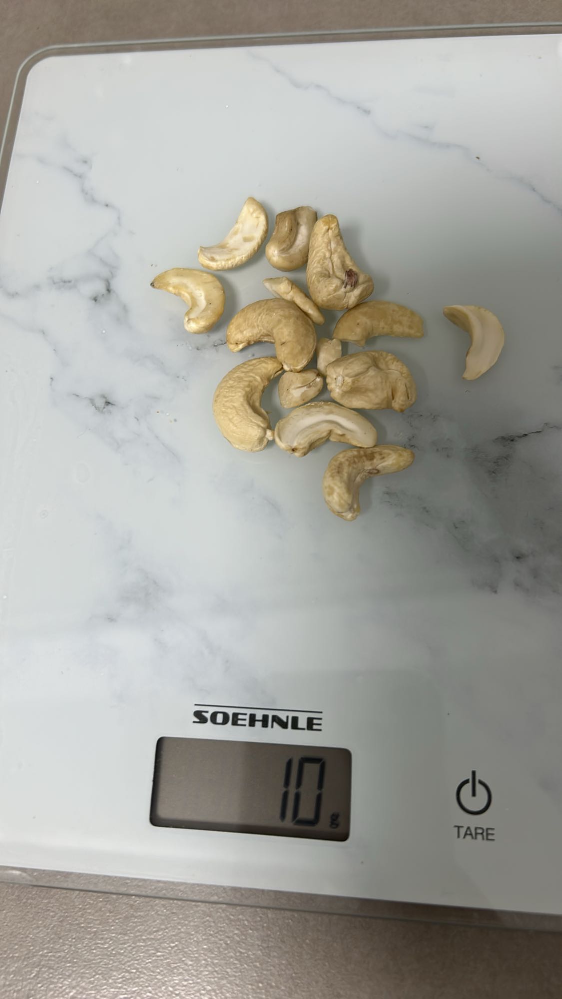 Anacardos en balanza