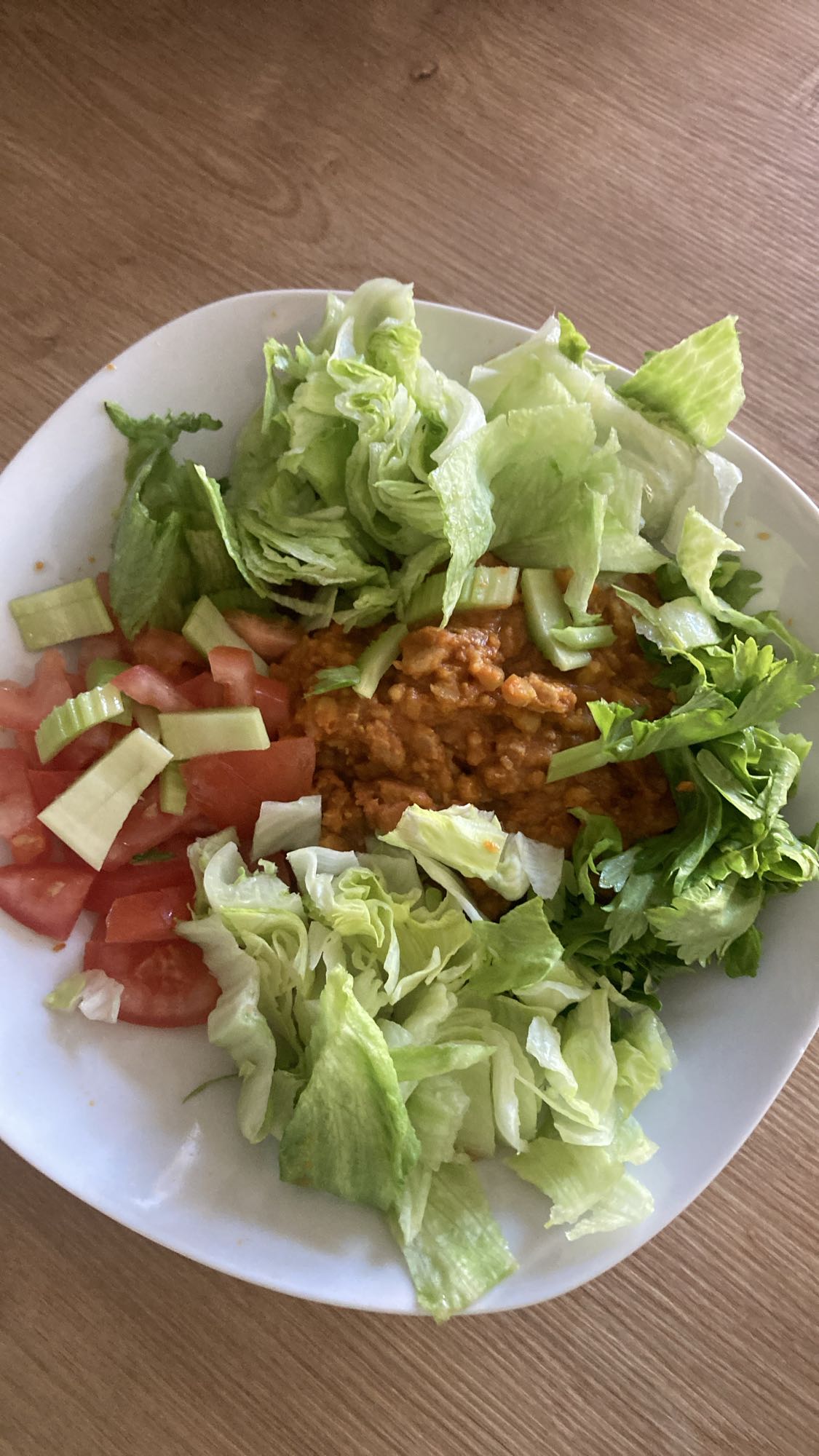 Linseneintopf mit Salat