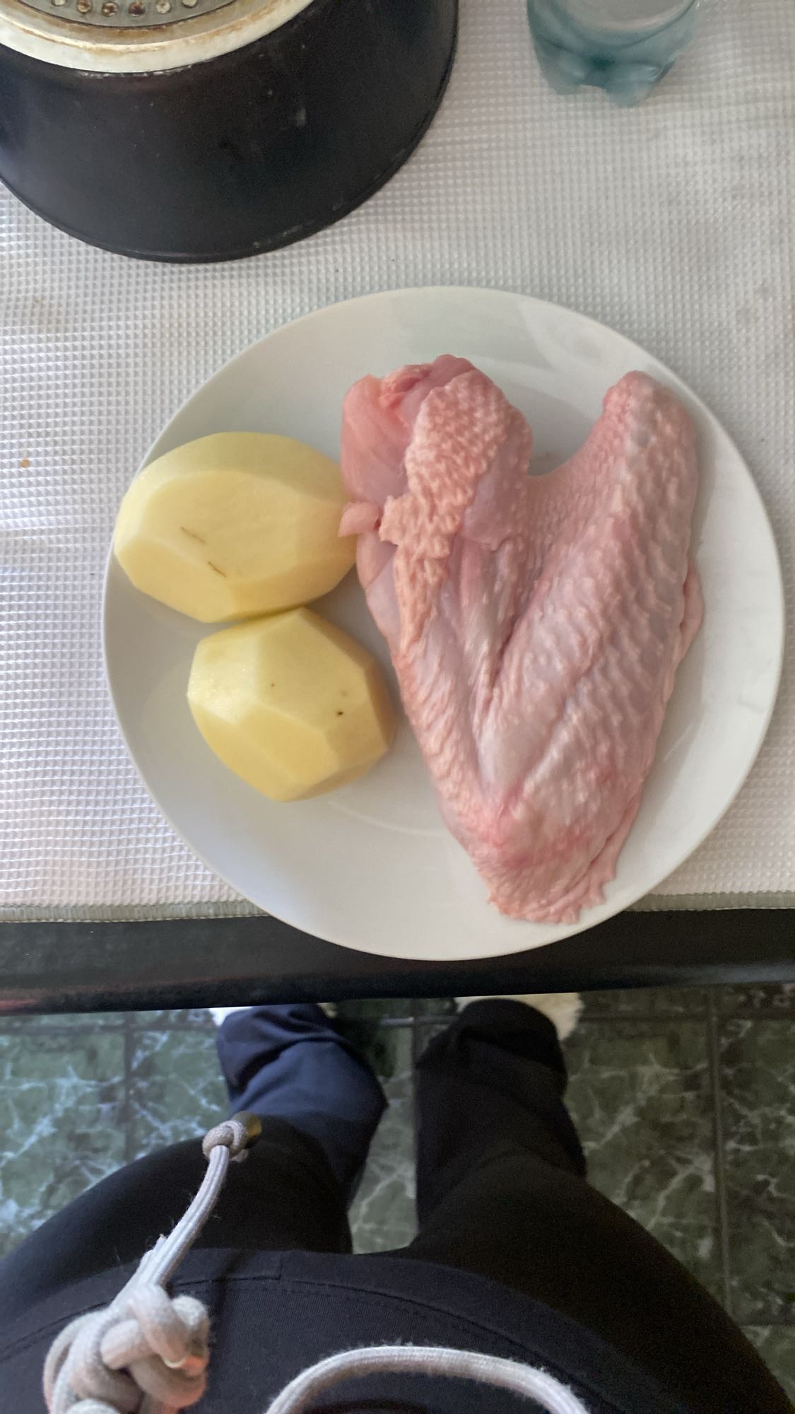 Skrzydło indyka z ziemniakami