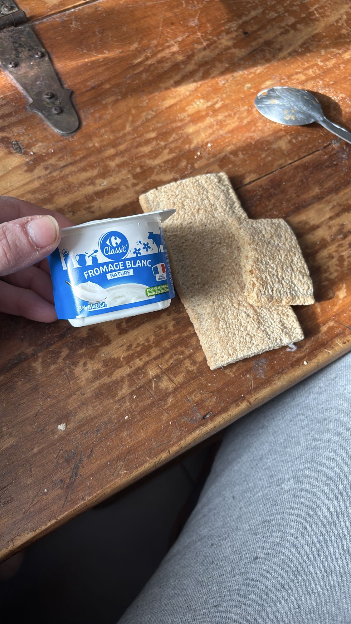 Fromage blanc et biscottes