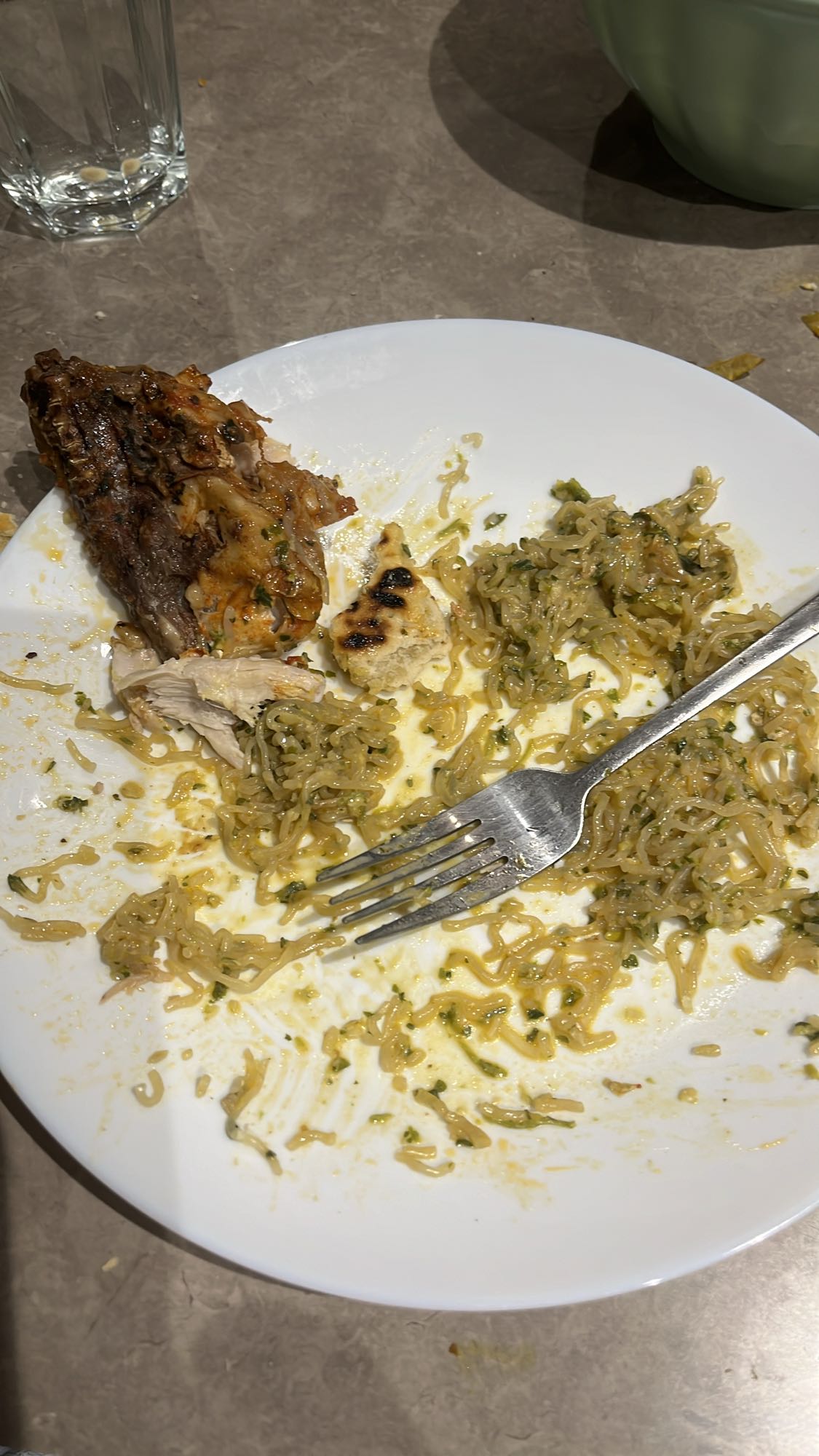 Poulet avec nouilles