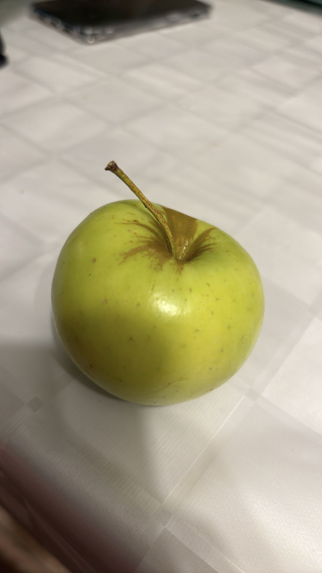 Зеленое яблоко