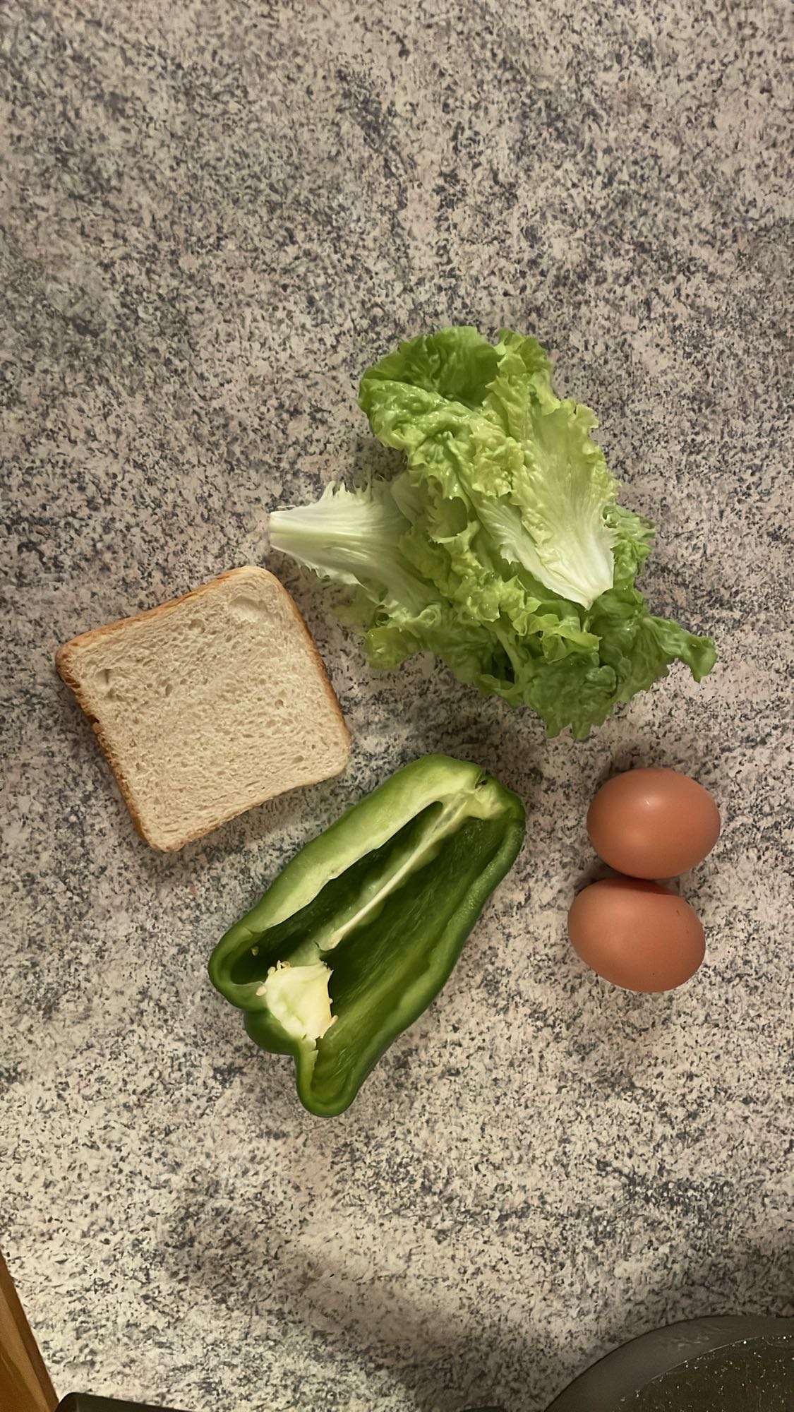 Jajčni sendvič z zelenjavo