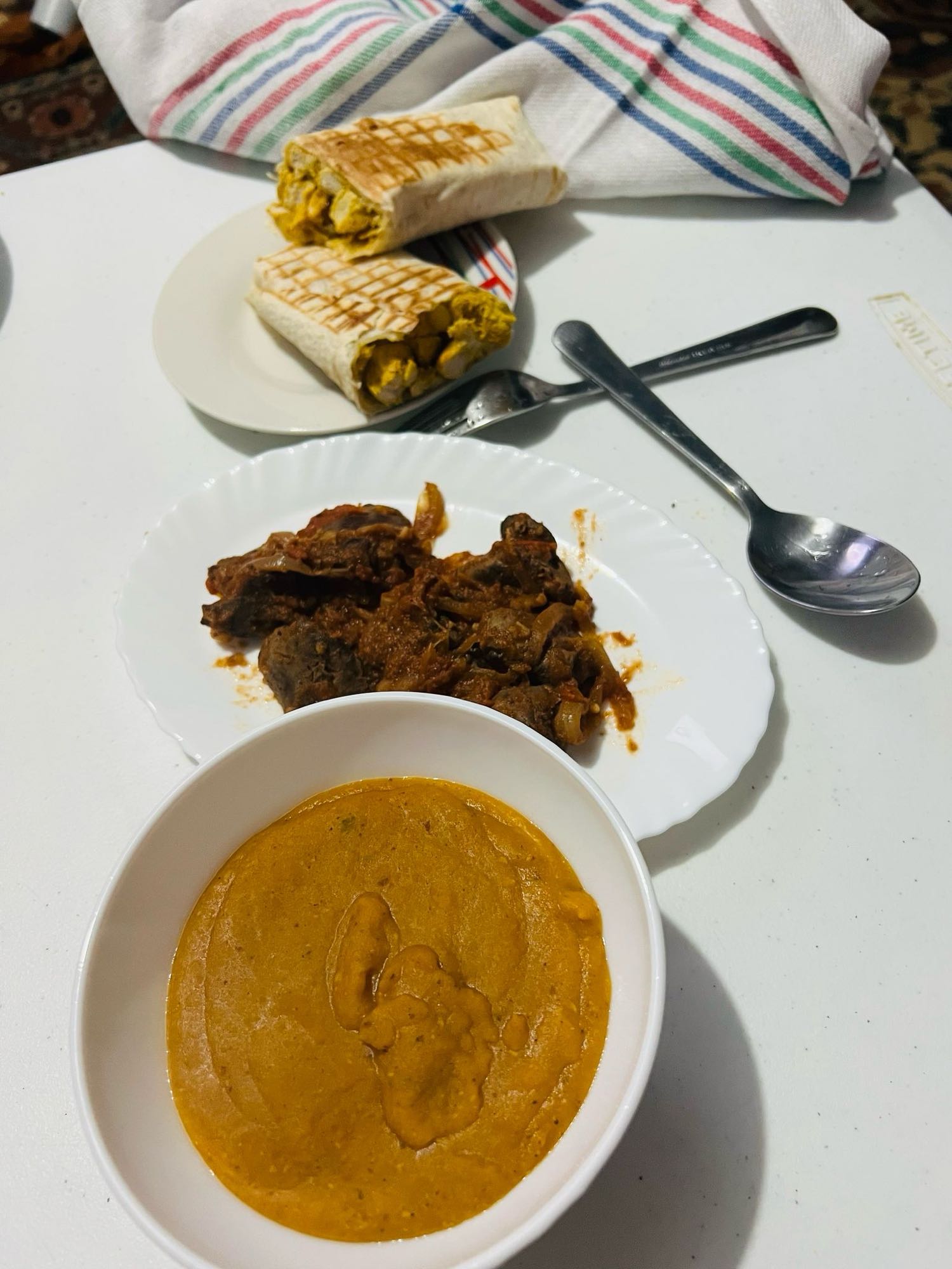 Plato africano con burritos