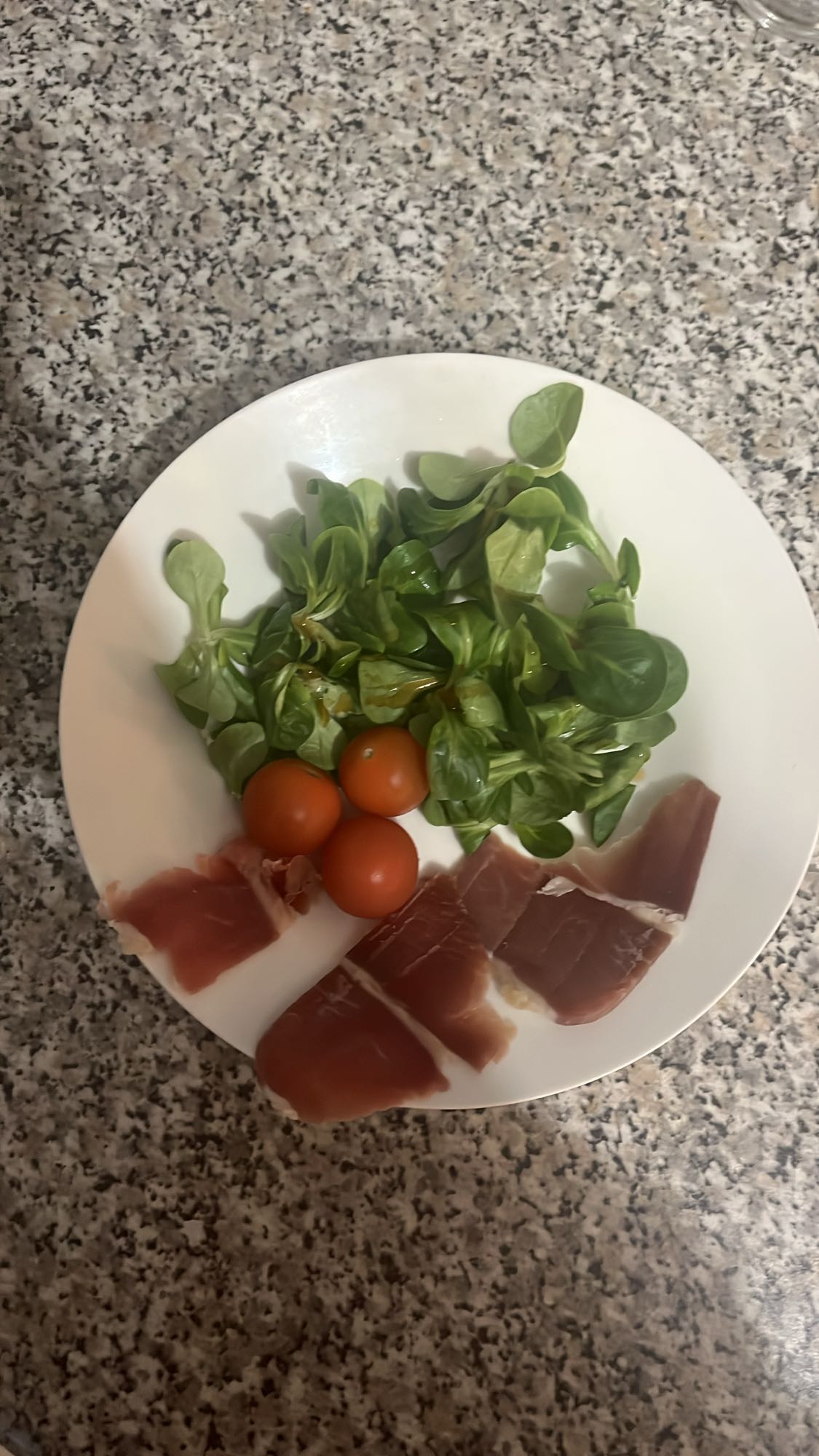 Ensalada con jamón