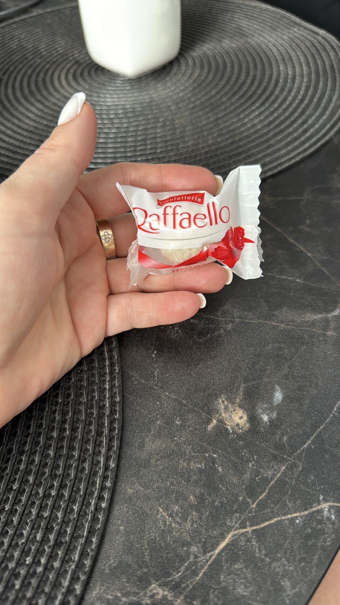 Конфета Raffaello